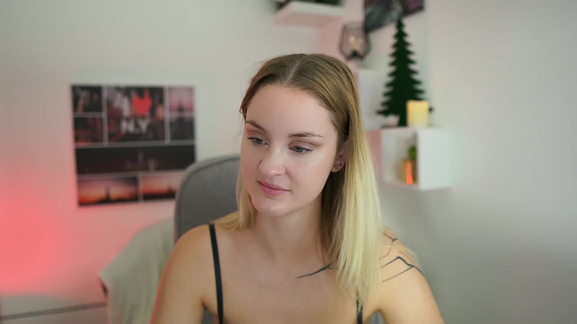 Gallery image thumbnail from NatalliaStarr's myfreecams stream on, 12/14/2023, 13:42 image 13 of 20