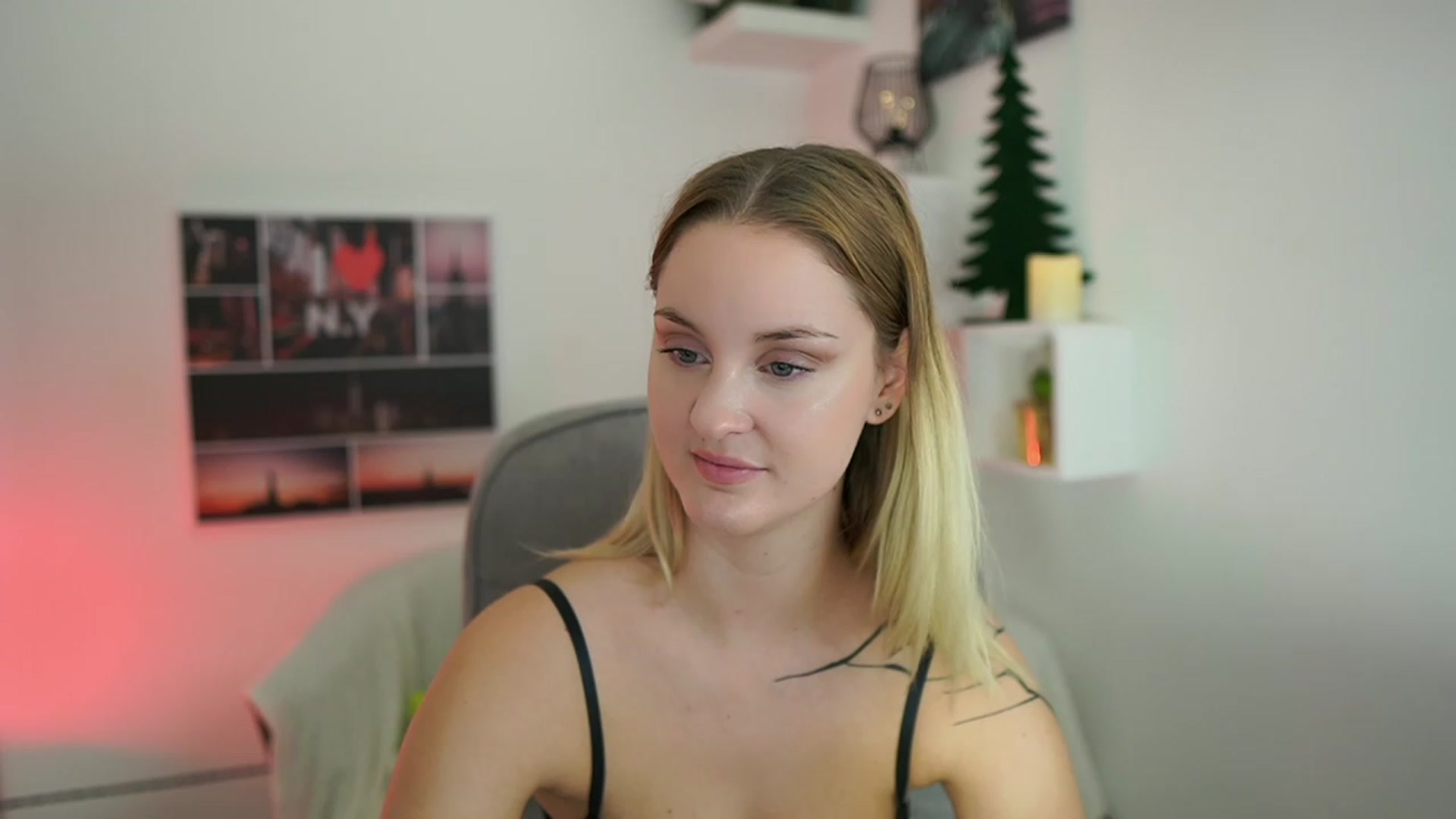 Gallery image thumbnail from NatalliaStarr's myfreecams stream on, 12/14/2023, 13:42 image 4 of 20