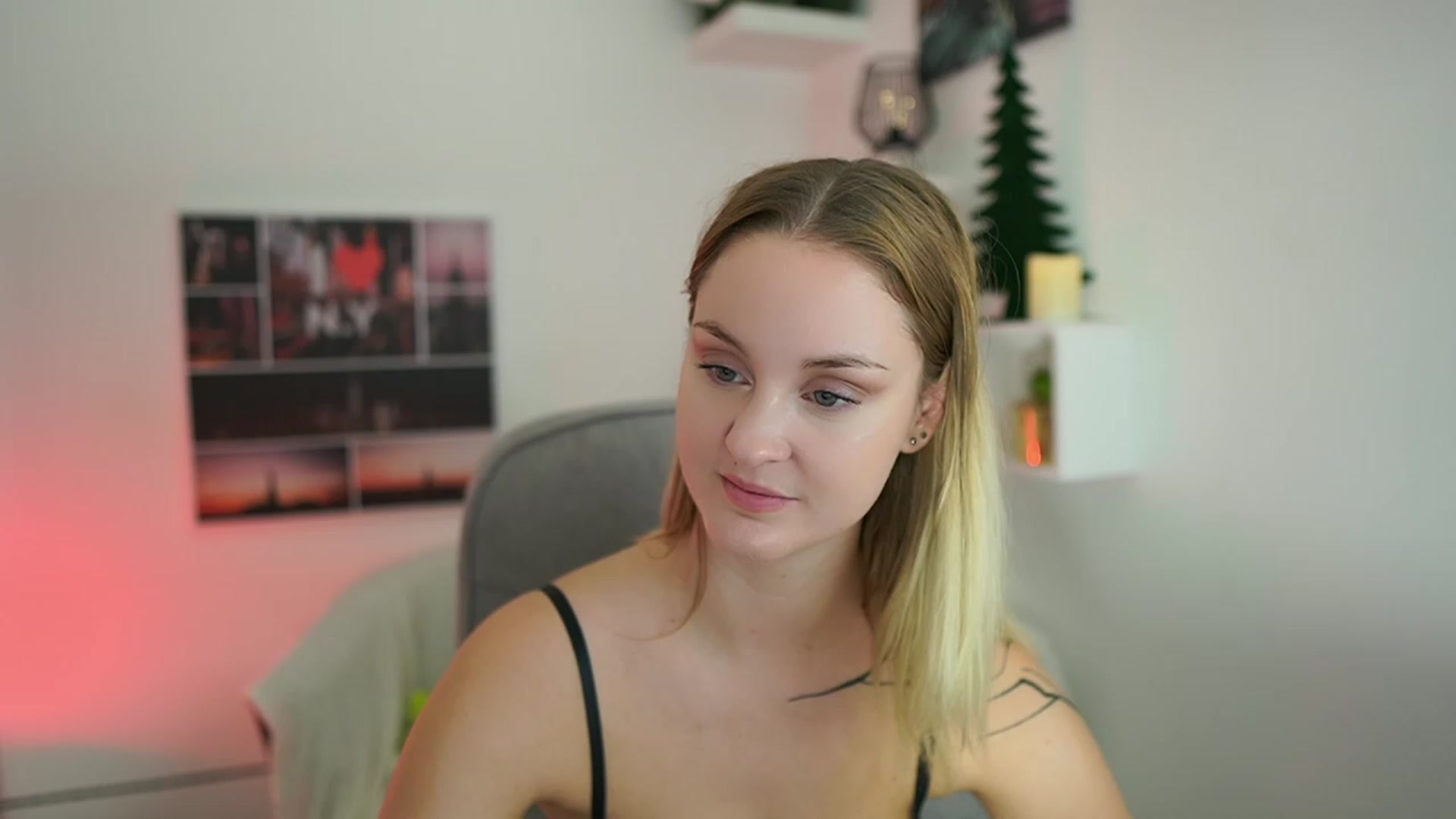 Gallery image thumbnail from NatalliaStarr's myfreecams stream on, 12/14/2023, 13:42 image 6 of 20