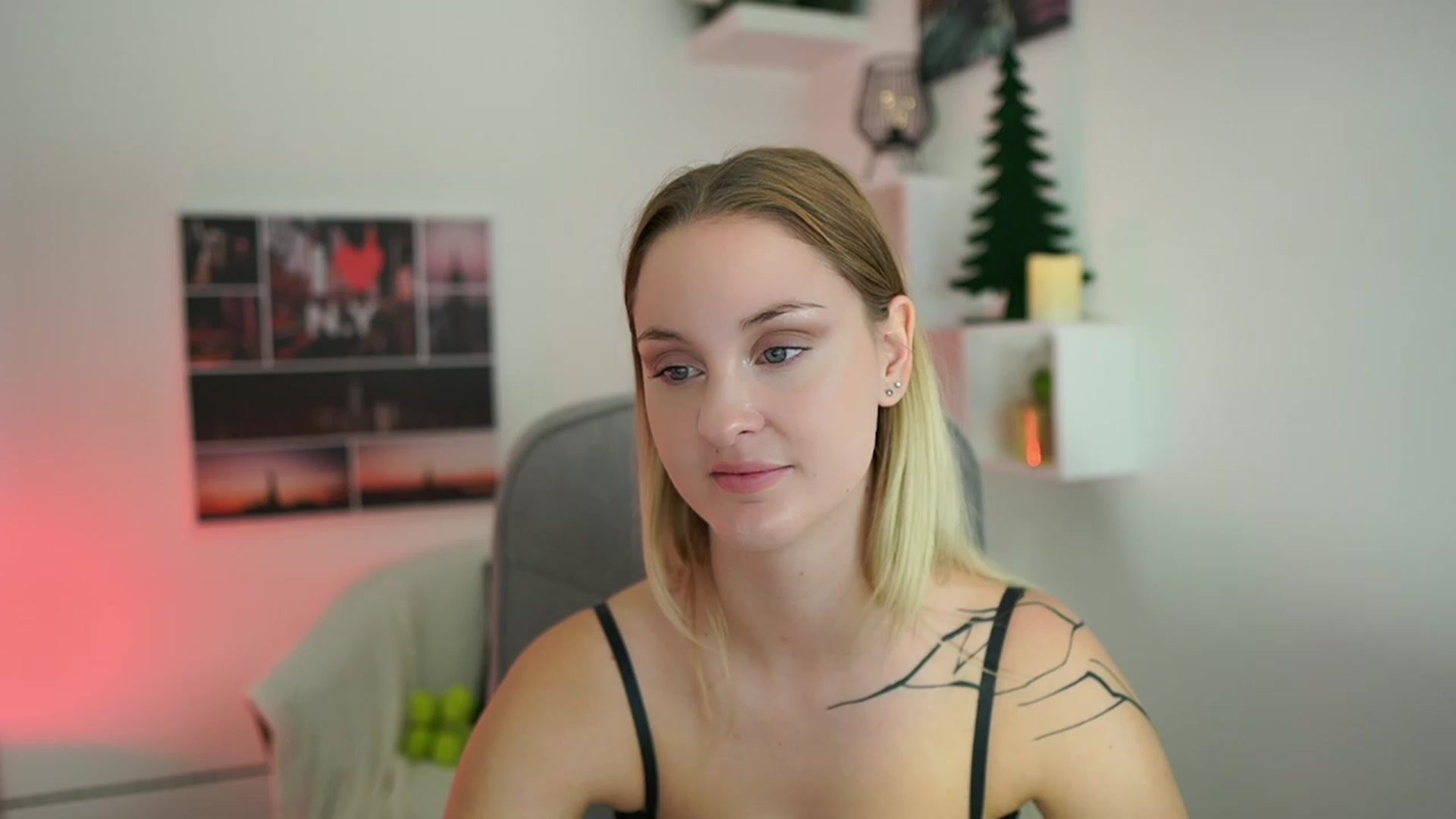 Gallery image thumbnail from NatalliaStarr's myfreecams stream on, 12/14/2023, 13:42 image 9 of 20