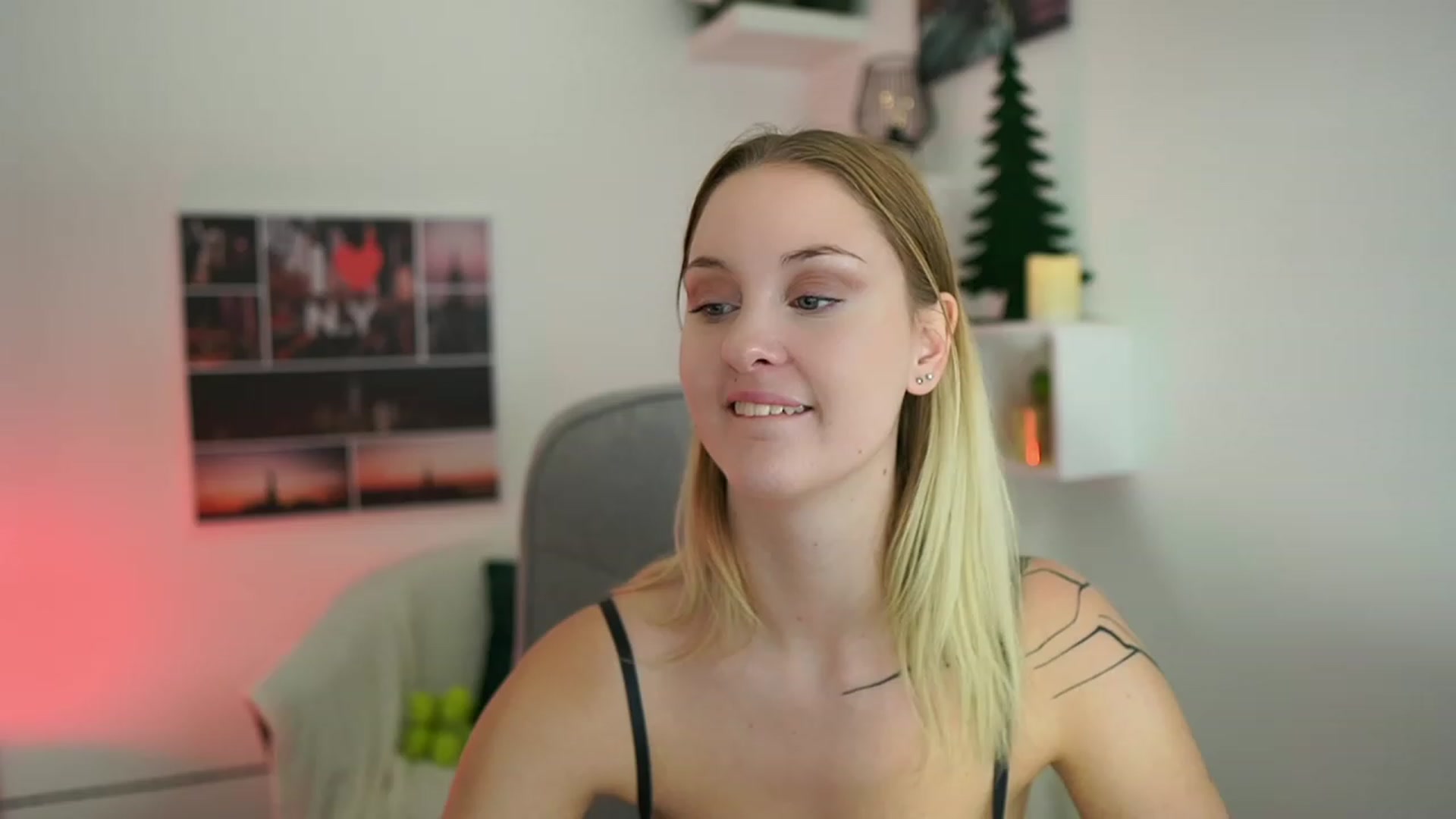 Gallery image thumbnail from NatalliaStarr's myfreecams stream on, 12/14/2023, 13:59 image 18 of 20