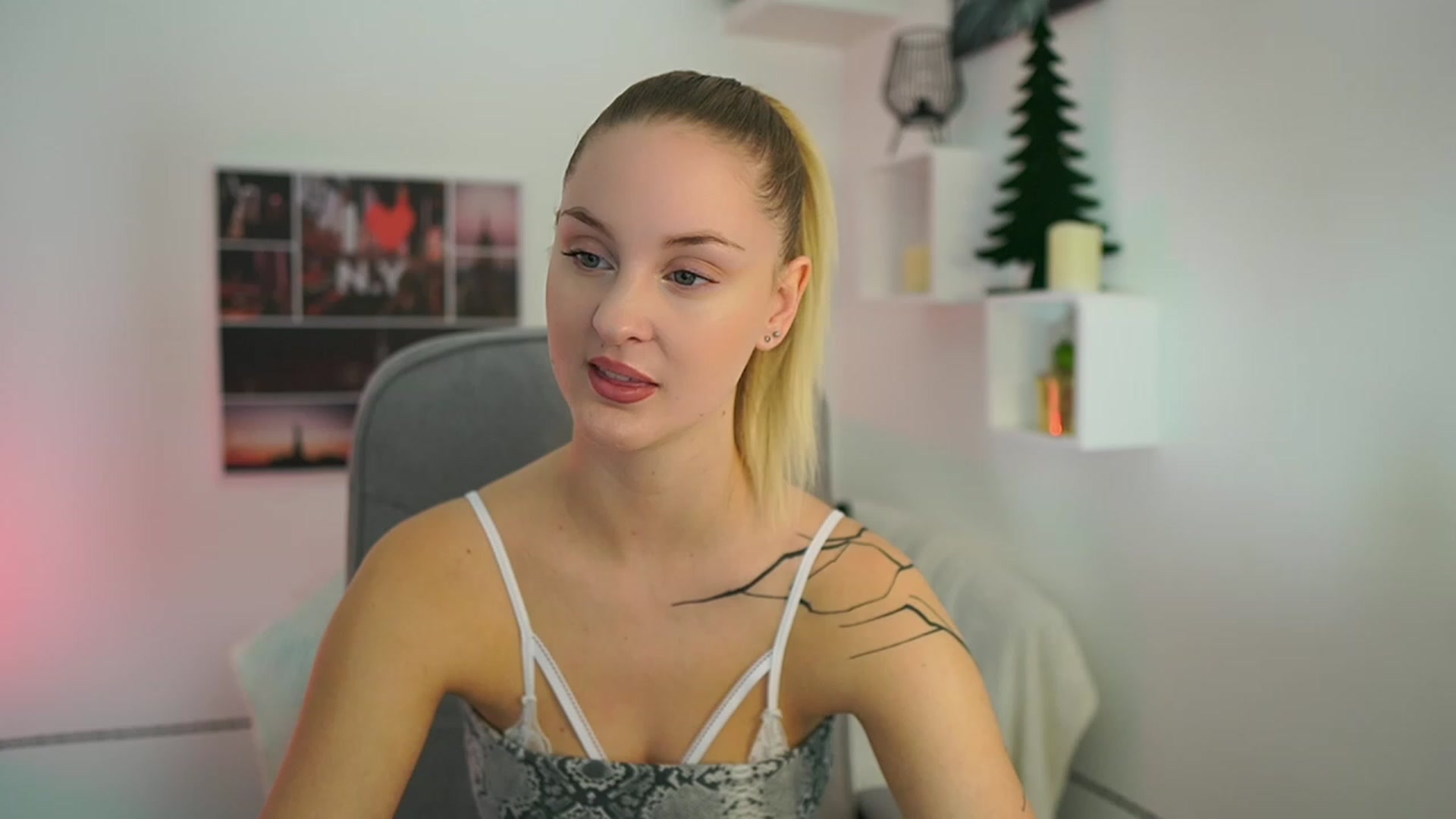 Gallery image thumbnail from NatalliaStarr's myfreecams stream on, 12/15/2023, 15:00 image 14 of 20
