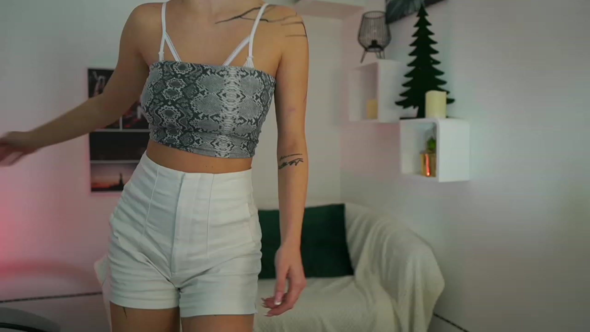 Gallery image thumbnail from NatalliaStarr's myfreecams stream on, 12/15/2023, 15:00 image 6 of 20