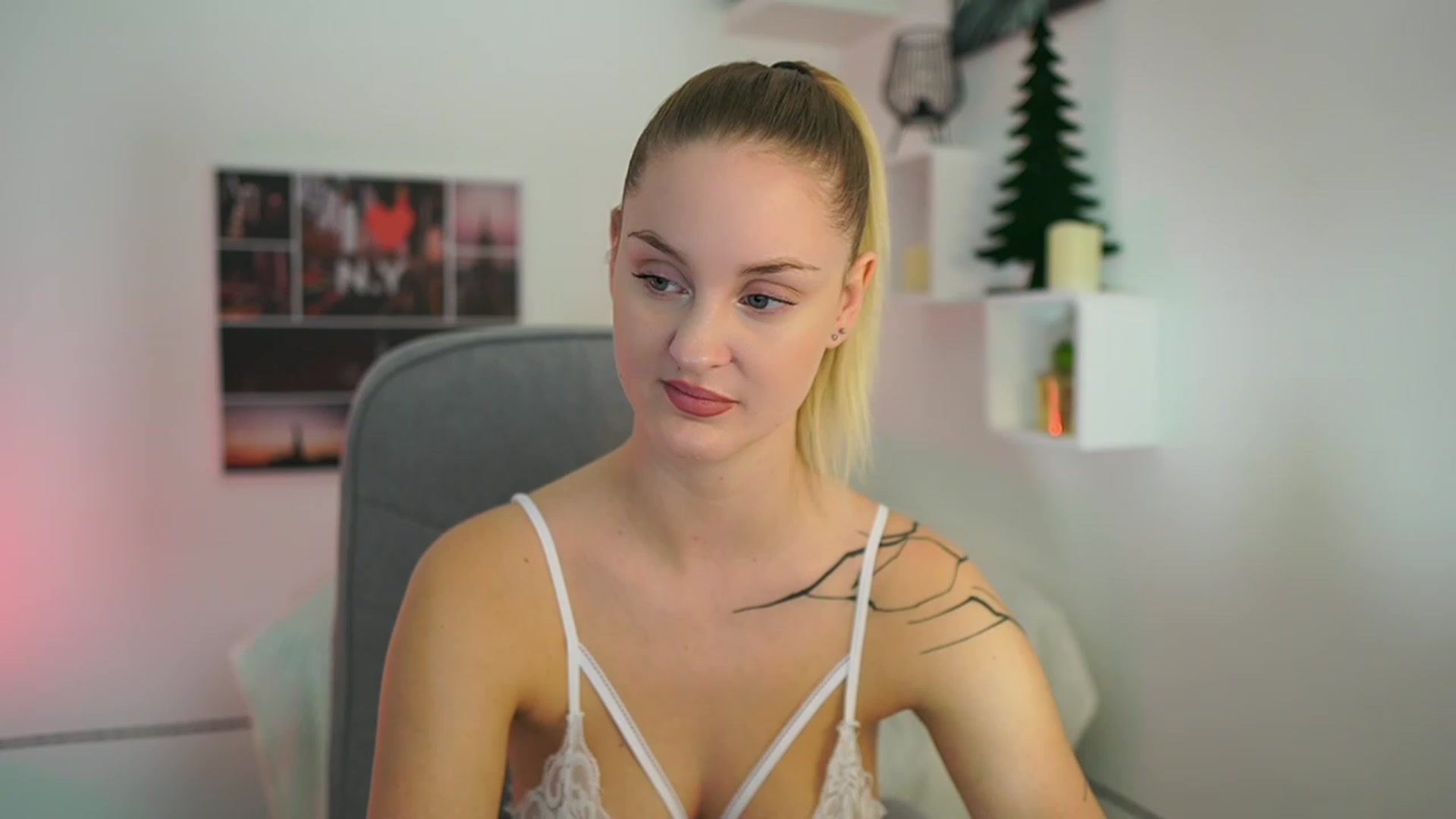 Gallery image thumbnail from NatalliaStarr's myfreecams stream on, 12/15/2023, 15:48 image 4 of 20