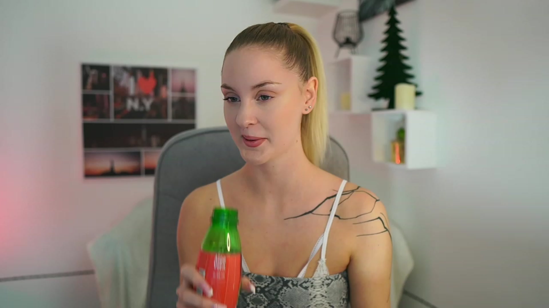 Gallery image thumbnail from NatalliaStarr's myfreecams stream on, 12/15/2023, 17:07 image 9 of 20