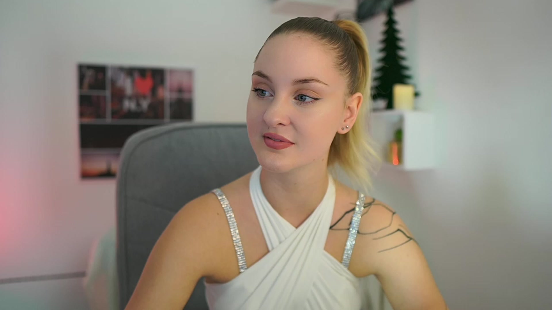 Gallery image thumbnail from NatalliaStarr's myfreecams stream on, 12/16/2023, 16:07 image 13 of 20