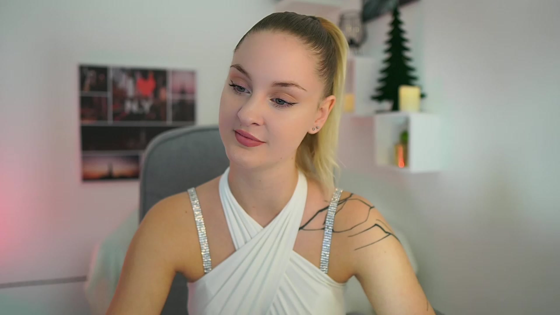 Gallery image thumbnail from NatalliaStarr's myfreecams stream on, 12/16/2023, 16:07 image 3 of 20