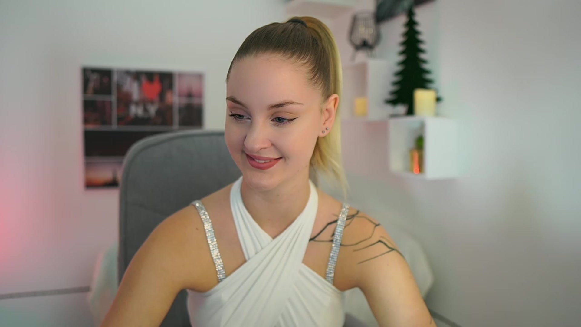 Gallery image thumbnail from NatalliaStarr's myfreecams stream on, 12/16/2023, 16:07 image 8 of 20