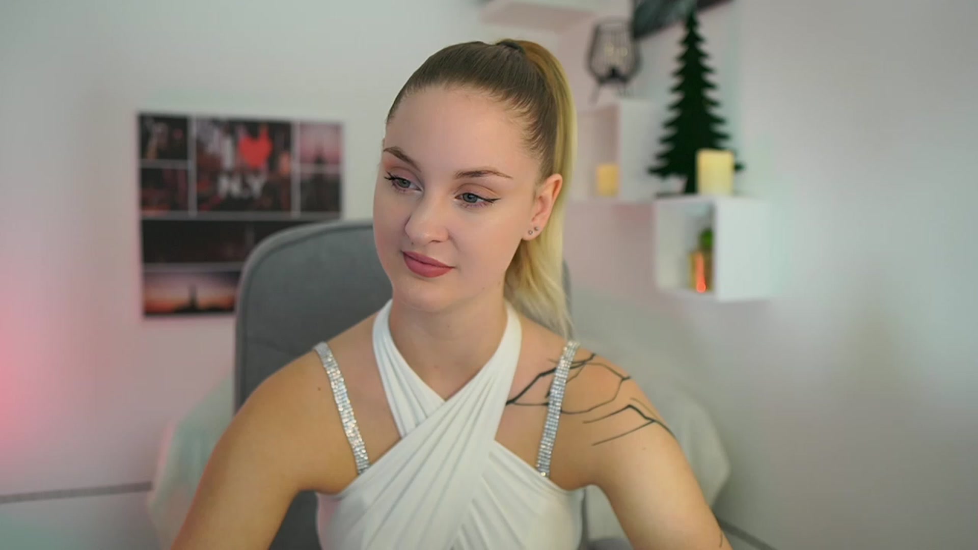 Gallery image thumbnail from NatalliaStarr's myfreecams stream on, 12/16/2023, 16:07 image 9 of 20
