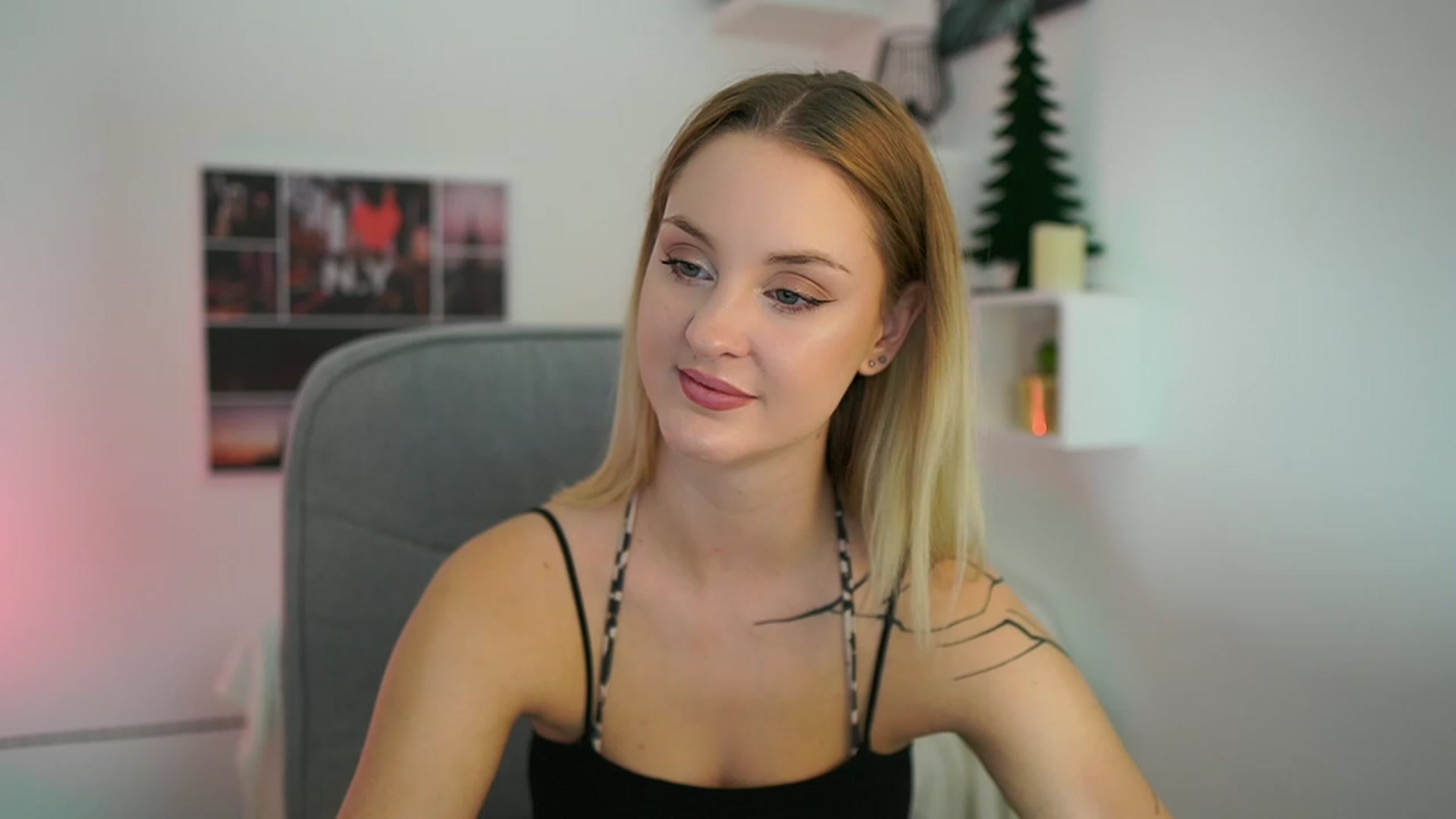 Gallery image thumbnail from NatalliaStarr's myfreecams stream on, 12/17/2023, 15:01 image 17 of 20