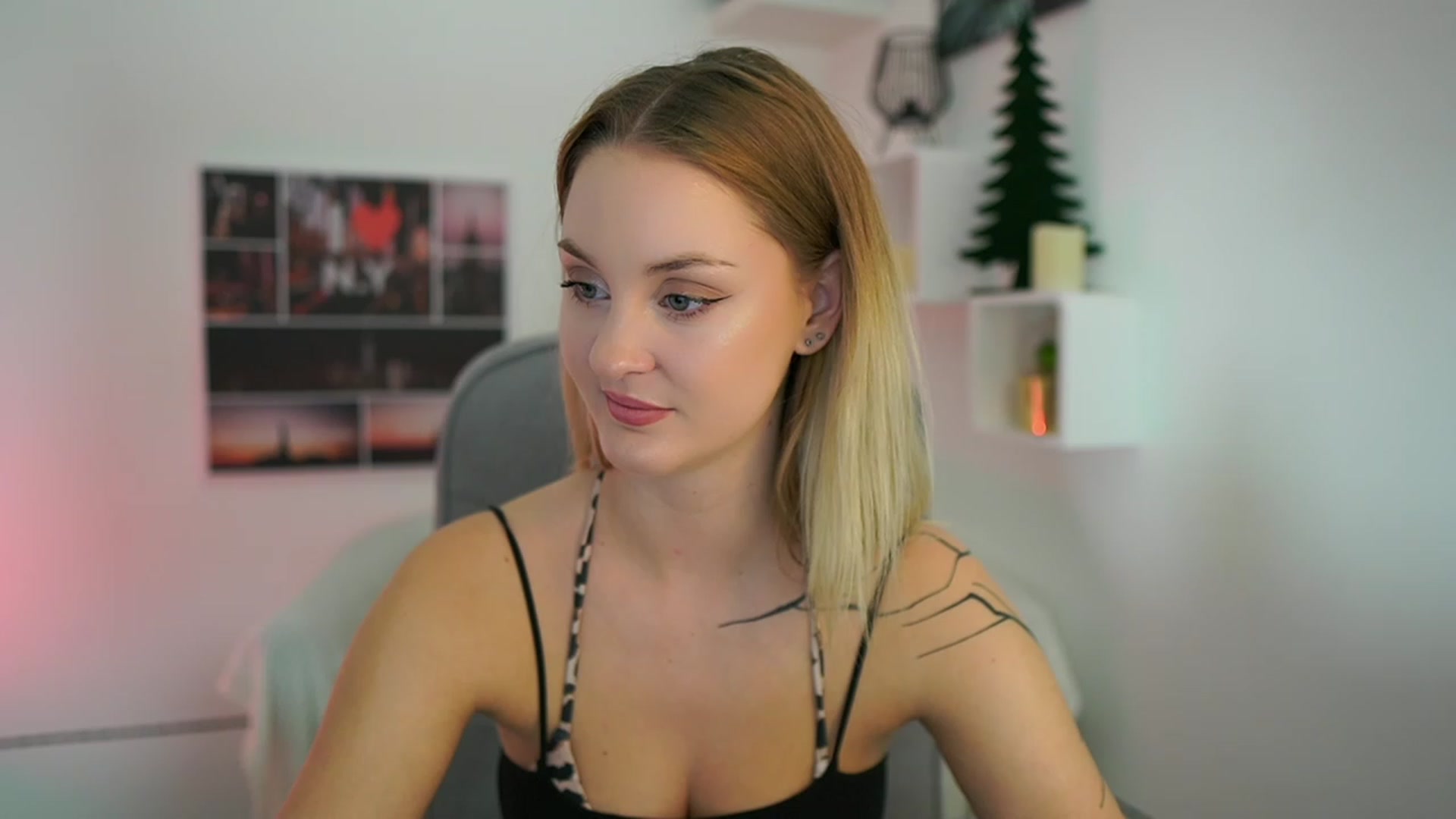 Gallery image thumbnail from NatalliaStarr's myfreecams stream on, 12/17/2023, 16:30 image 7 of 20
