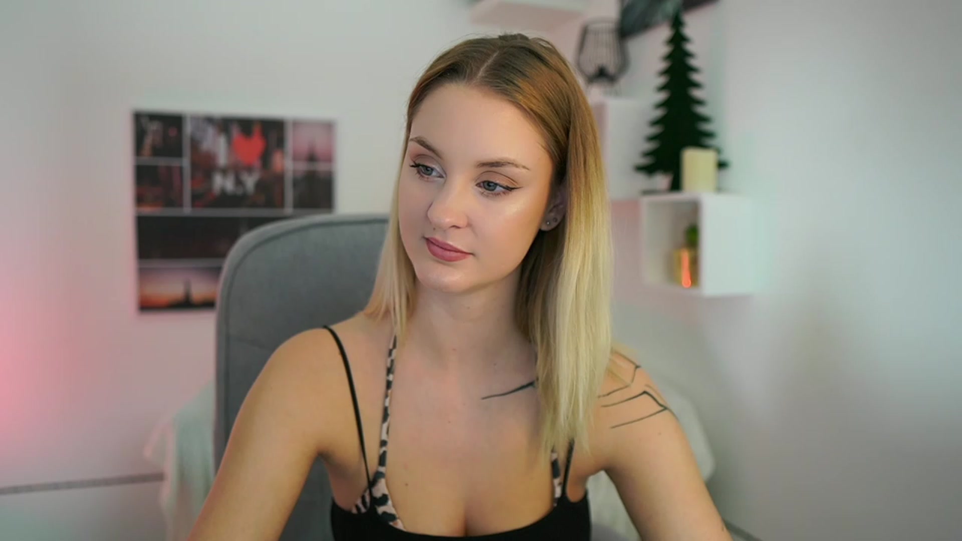 Gallery image thumbnail from NatalliaStarr's myfreecams stream on, 12/17/2023, 16:30 image 11 of 20