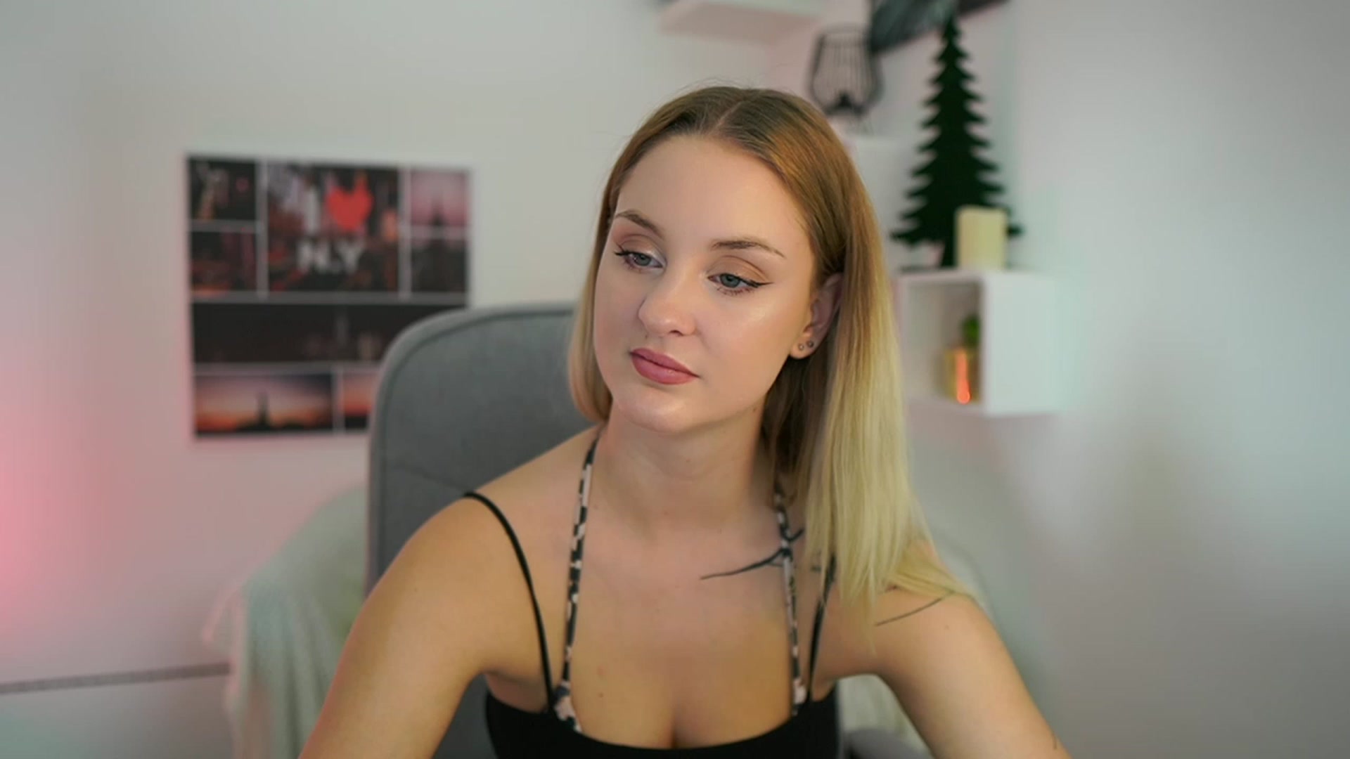 Gallery image thumbnail from NatalliaStarr's myfreecams stream on, 12/17/2023, 17:42 image 6 of 20