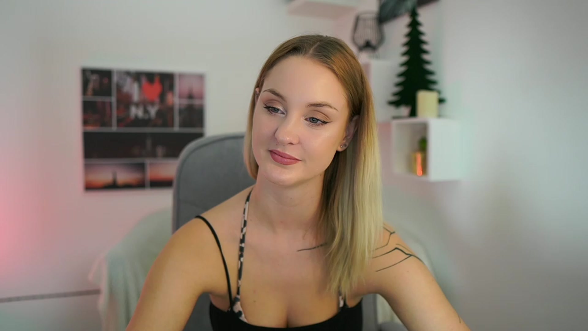 Gallery image thumbnail from NatalliaStarr's myfreecams stream on, 12/17/2023, 17:42 image 4 of 20