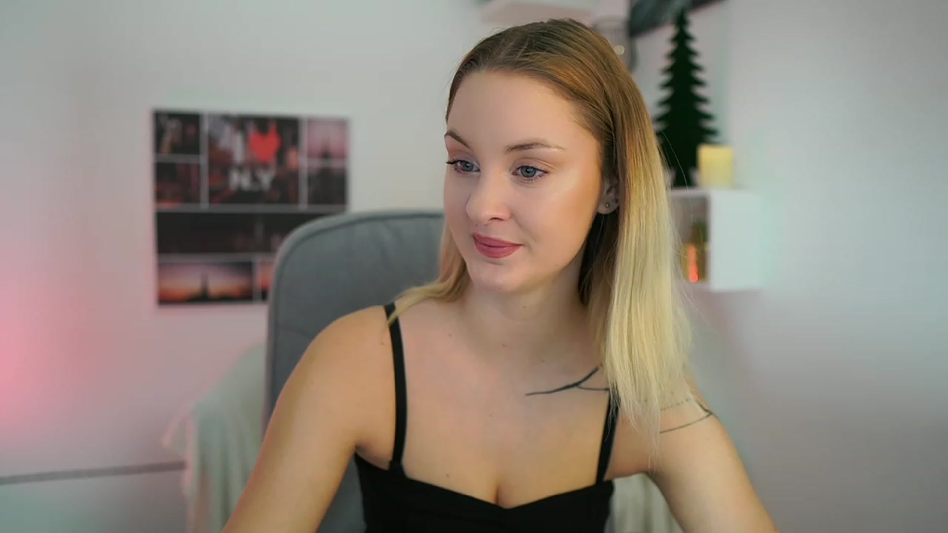 Gallery image thumbnail from NatalliaStarr's myfreecams stream on, 12/18/2023, 13:27 image 2 of 20