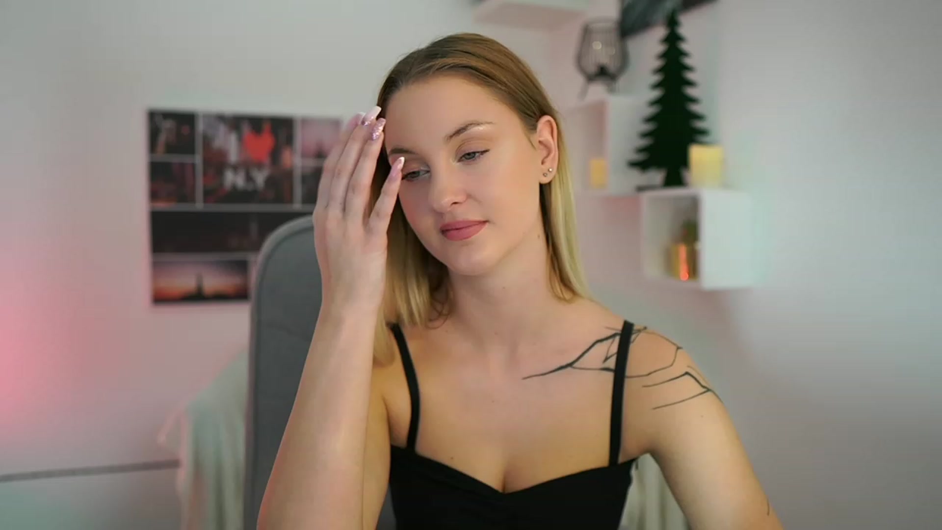 Gallery image thumbnail from NatalliaStarr's myfreecams stream on, 12/18/2023, 16:29 image 13 of 20
