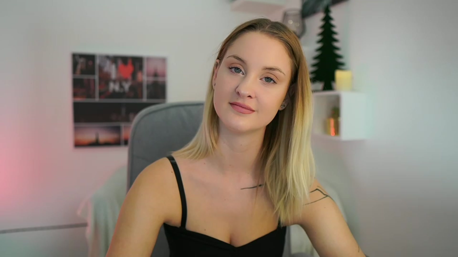 Gallery image thumbnail from NatalliaStarr's myfreecams stream on, 12/18/2023, 16:29 image 4 of 20