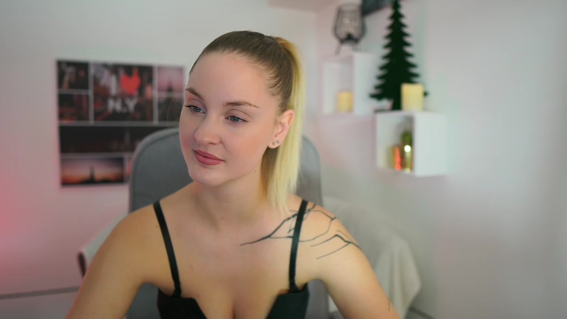Gallery image thumbnail from NatalliaStarr's myfreecams stream on, 12/20/2023, 20:46 image 20 of 20