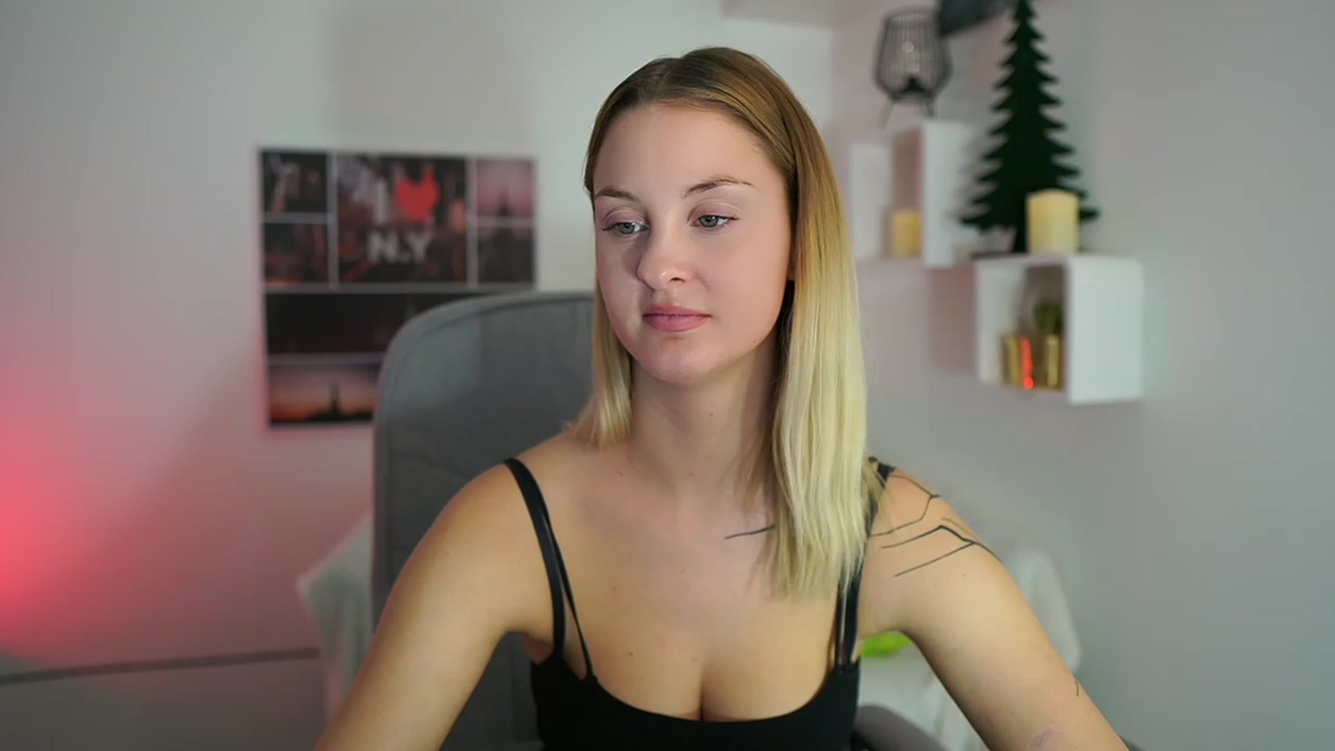 Gallery image thumbnail from NatalliaStarr's myfreecams stream on, 12/22/2023, 18:11 image 12 of 20
