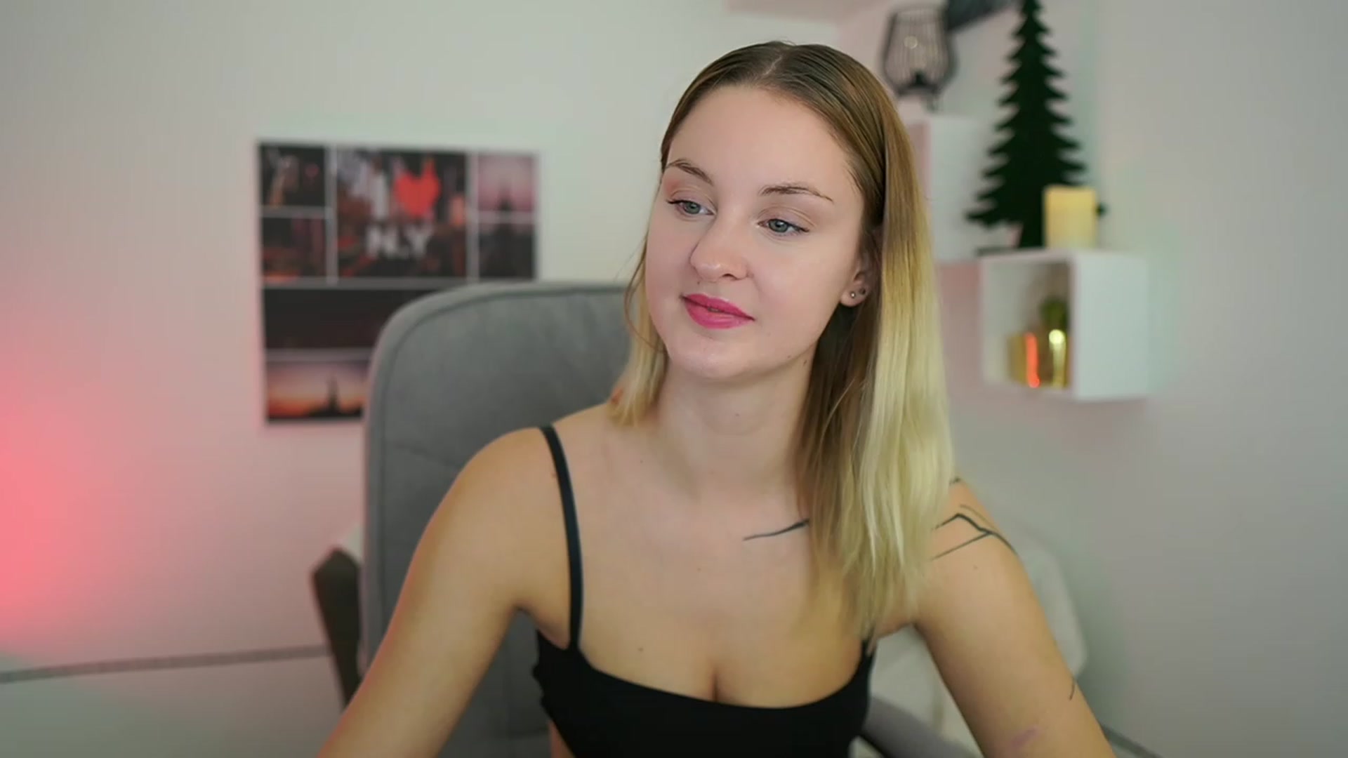 Gallery image thumbnail from NatalliaStarr's myfreecams stream on, 12/23/2023, 15:19 image 16 of 20