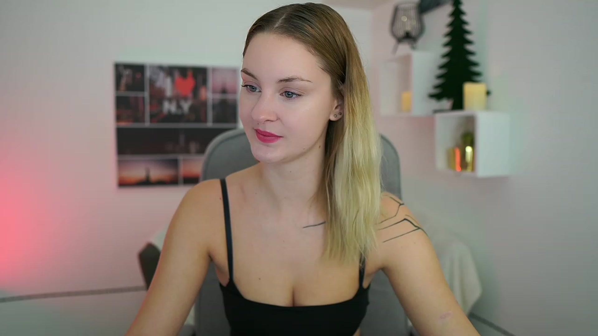Gallery image thumbnail from NatalliaStarr's myfreecams stream on, 12/23/2023, 15:19 image 1 of 20