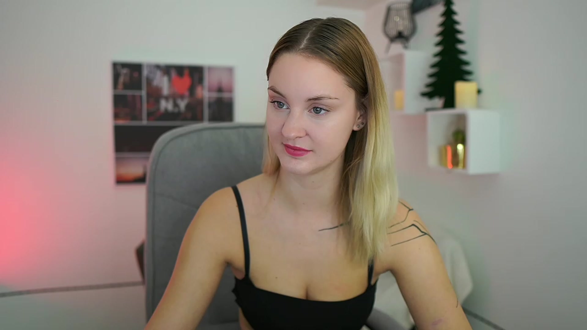 Gallery image thumbnail from NatalliaStarr's myfreecams stream on, 12/23/2023, 15:19 image 11 of 20