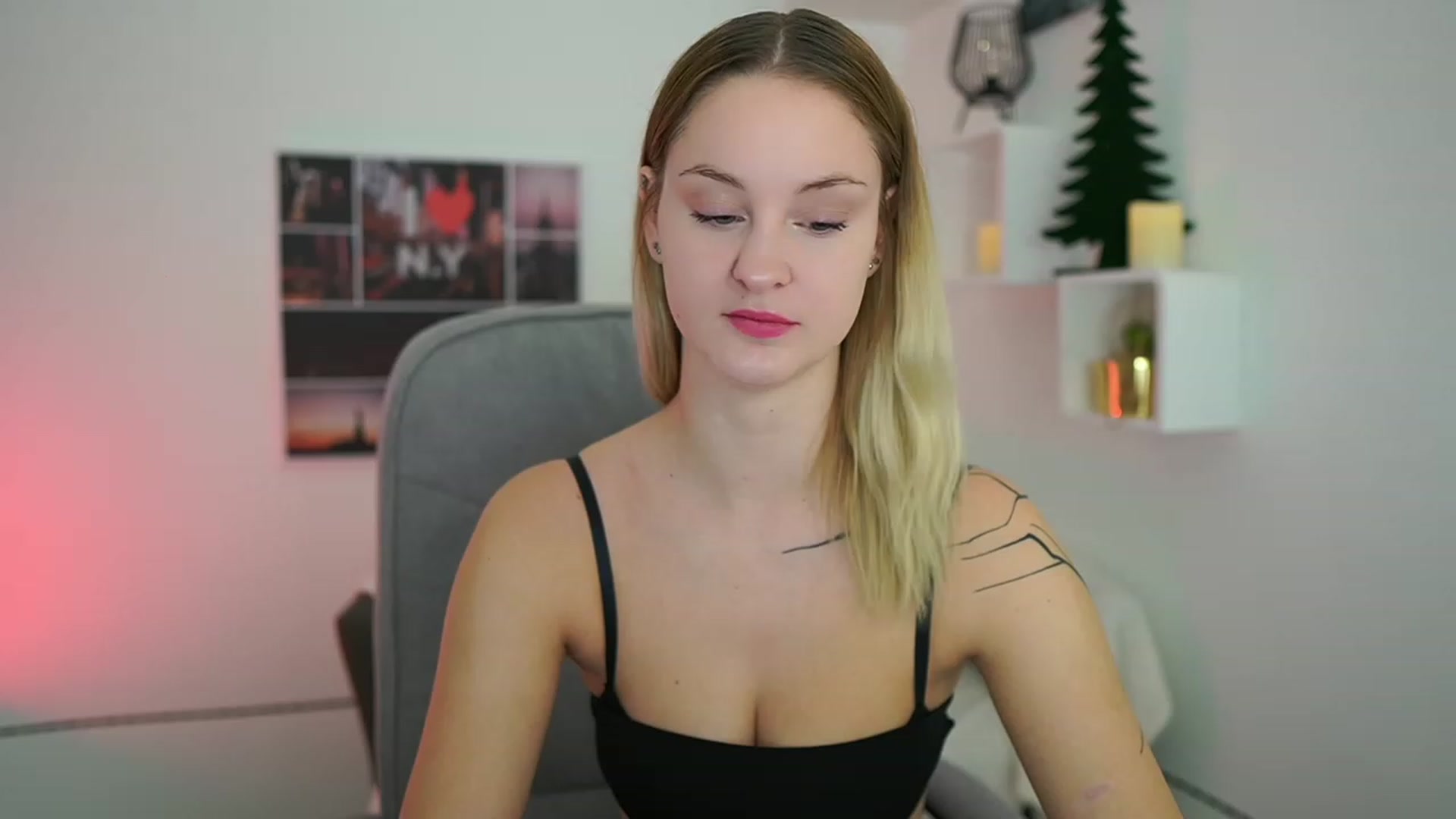 Gallery image thumbnail from NatalliaStarr's myfreecams stream on, 12/23/2023, 15:19 image 4 of 20