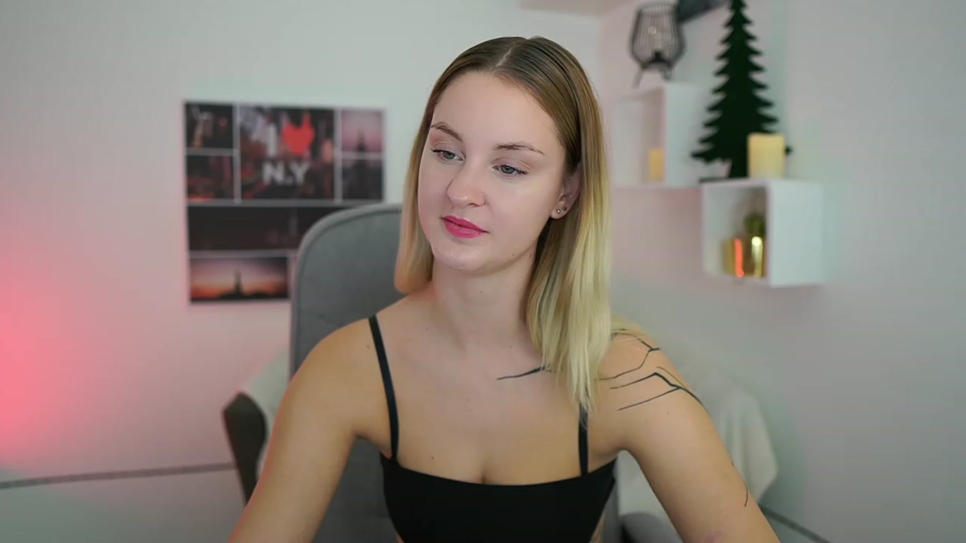 Gallery image thumbnail from NatalliaStarr's myfreecams stream on, 12/23/2023, 17:33 image 9 of 20