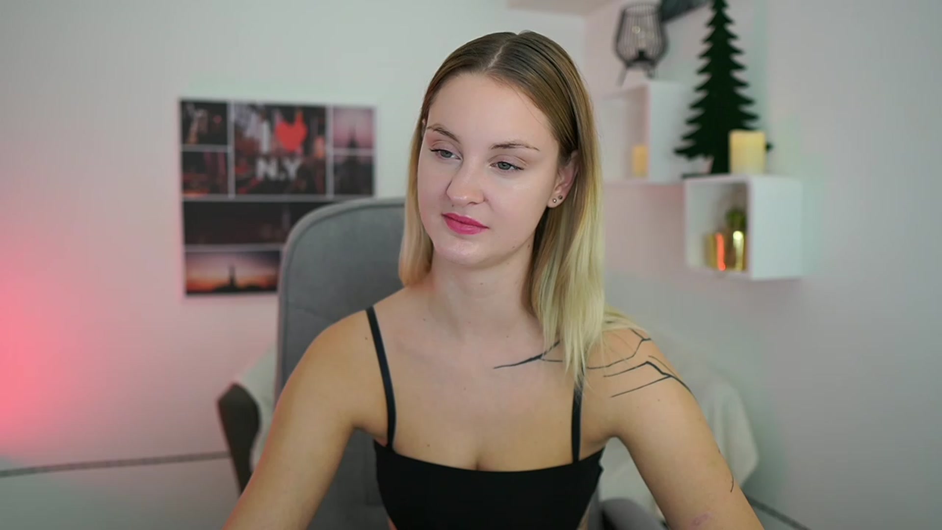 Gallery image thumbnail from NatalliaStarr's myfreecams stream on, 12/23/2023, 17:33 image 6 of 20