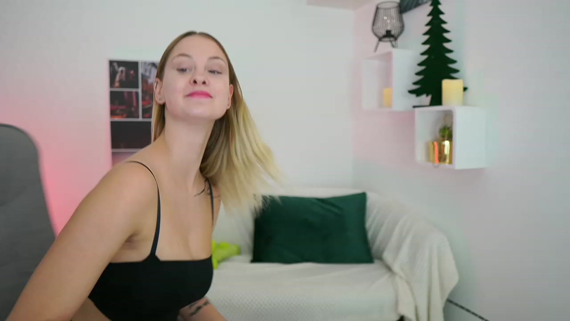 Gallery image thumbnail from NatalliaStarr's myfreecams stream on, 12/23/2023, 17:33 image 14 of 20