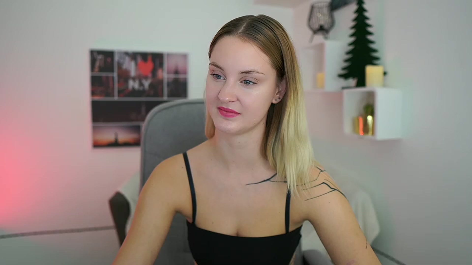 Gallery image thumbnail from NatalliaStarr's myfreecams stream on, 12/23/2023, 17:33 image 8 of 20