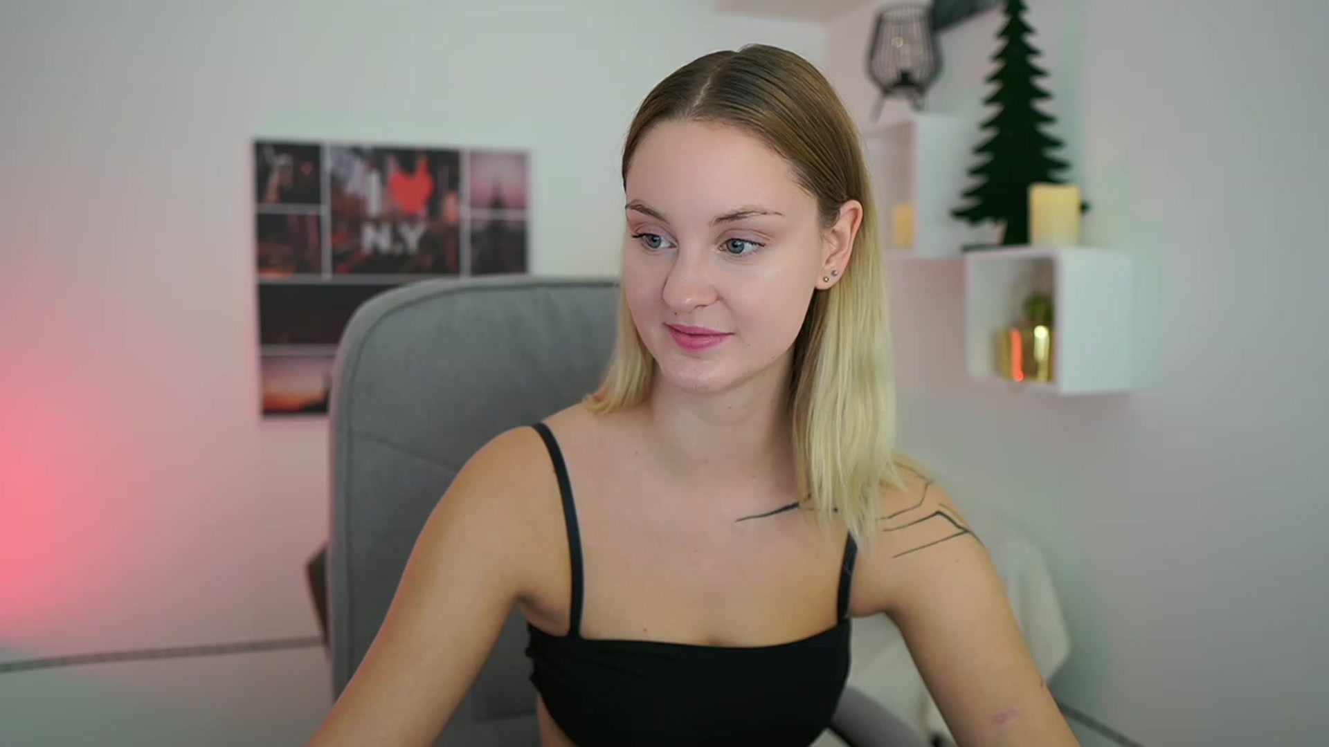 Gallery image thumbnail from NatalliaStarr's myfreecams stream on, 12/23/2023, 18:09 image 16 of 20