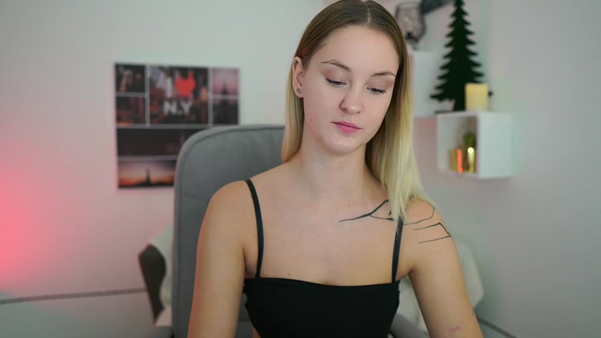 Gallery image thumbnail from NatalliaStarr's myfreecams stream on, 12/23/2023, 18:09 image 7 of 20