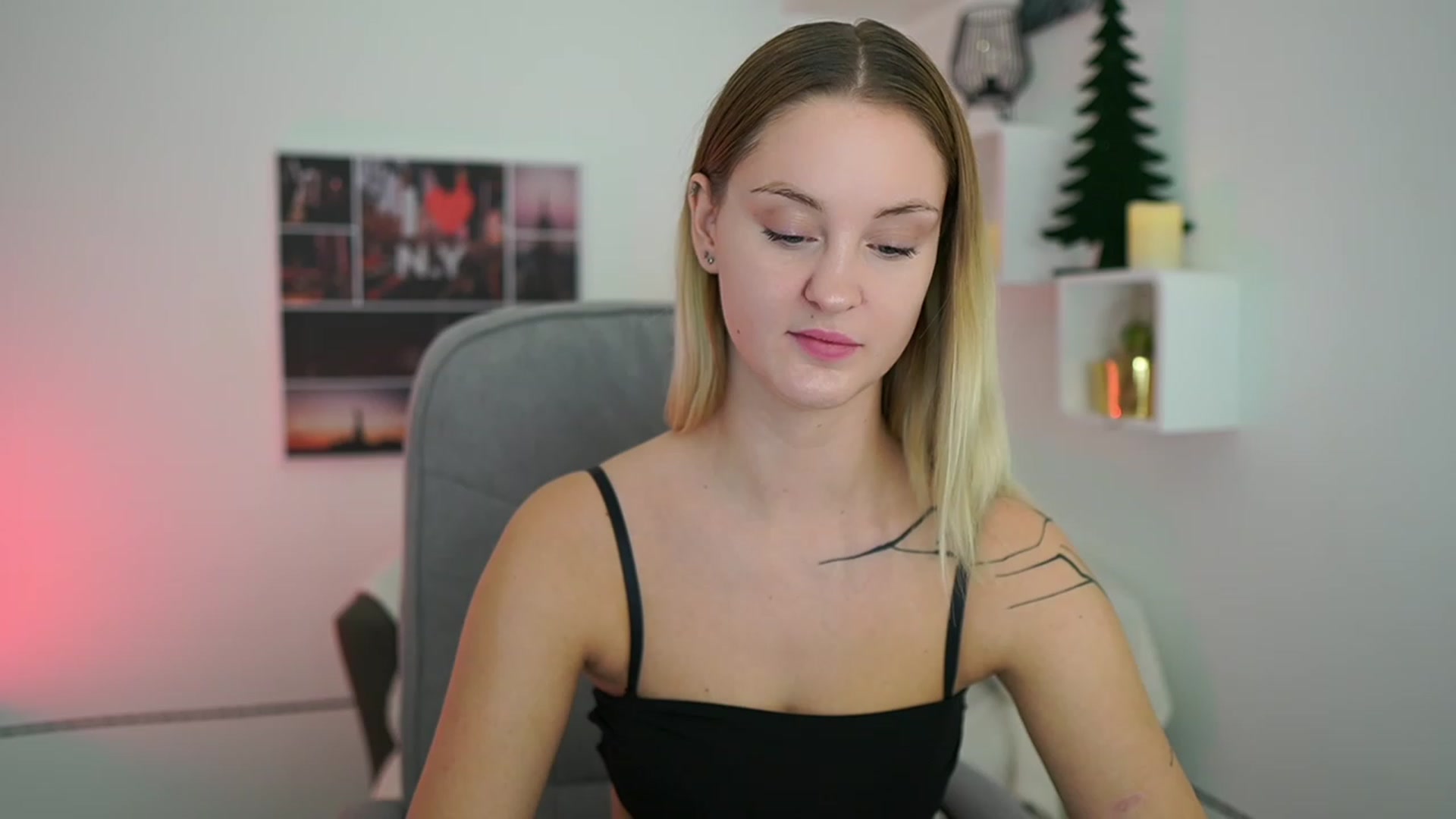 Gallery image thumbnail from NatalliaStarr's myfreecams stream on, 12/23/2023, 18:09 image 10 of 20