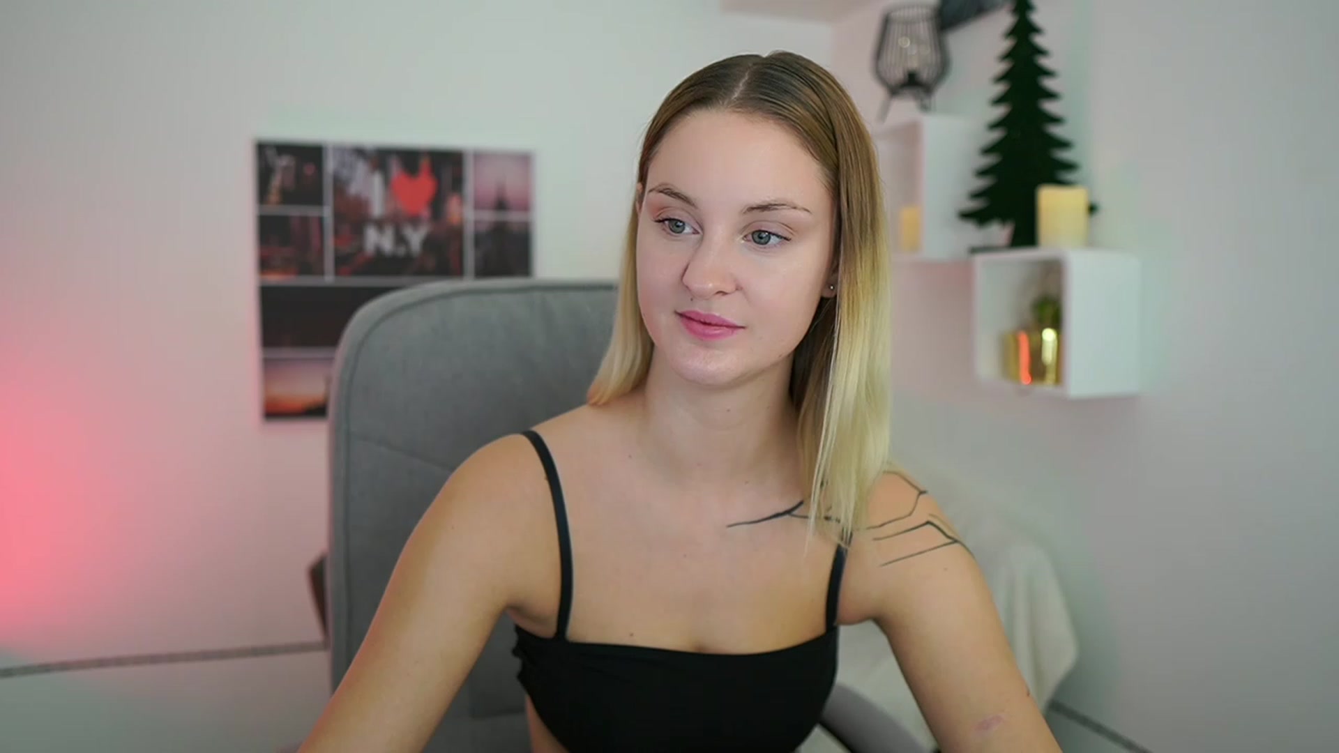Gallery image thumbnail from NatalliaStarr's myfreecams stream on, 12/23/2023, 18:09 image 12 of 20