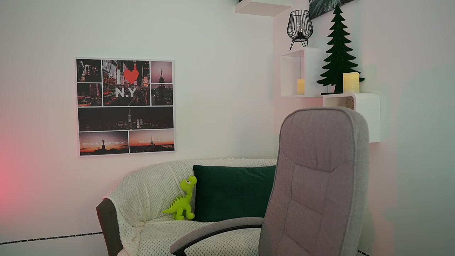 Gallery image thumbnail from NatalliaStarr's myfreecams stream on, 12/26/2023, 20:17 image 17 of 20