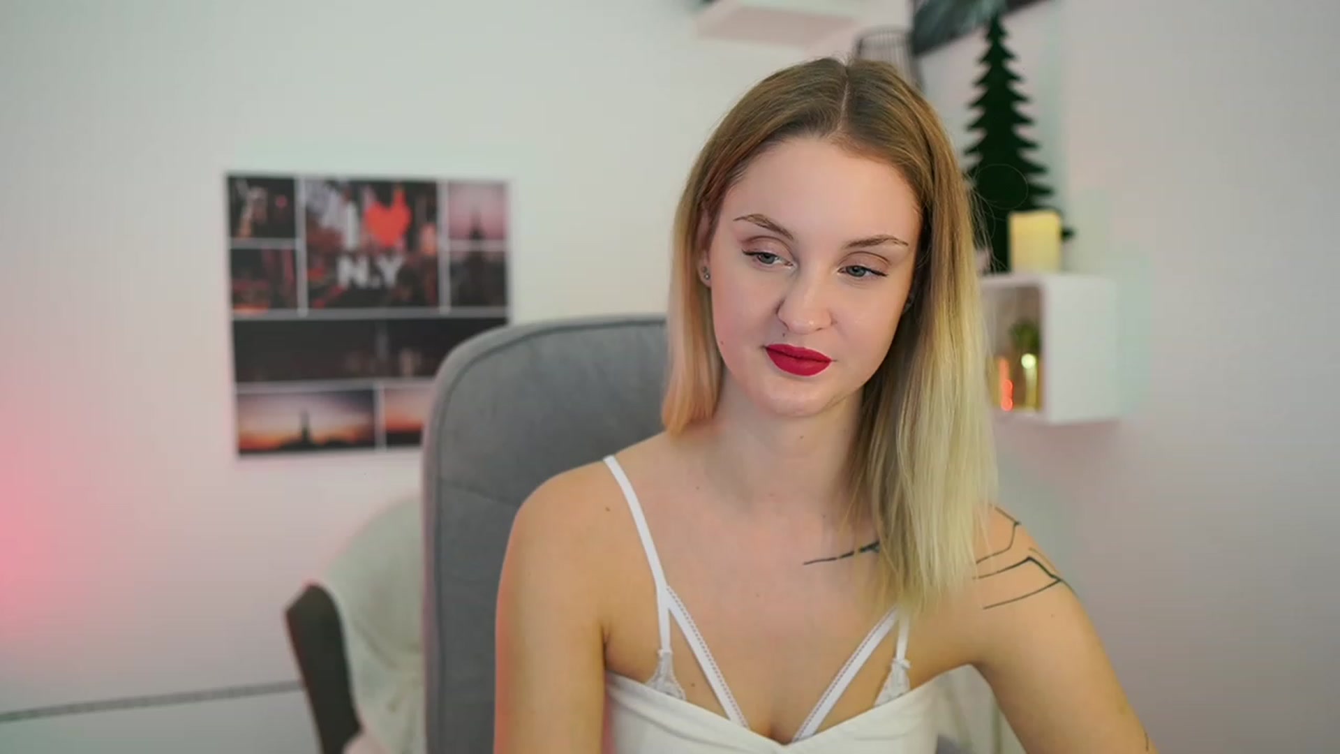 Gallery image thumbnail from NatalliaStarr's myfreecams stream on, 12/26/2023, 20:55 image 5 of 20