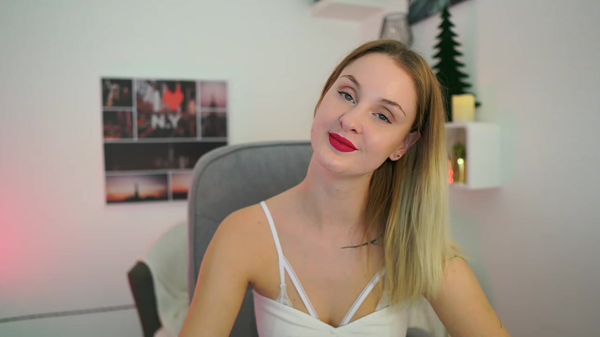 Gallery image thumbnail from NatalliaStarr's myfreecams stream on, 12/26/2023, 20:55 image 3 of 20