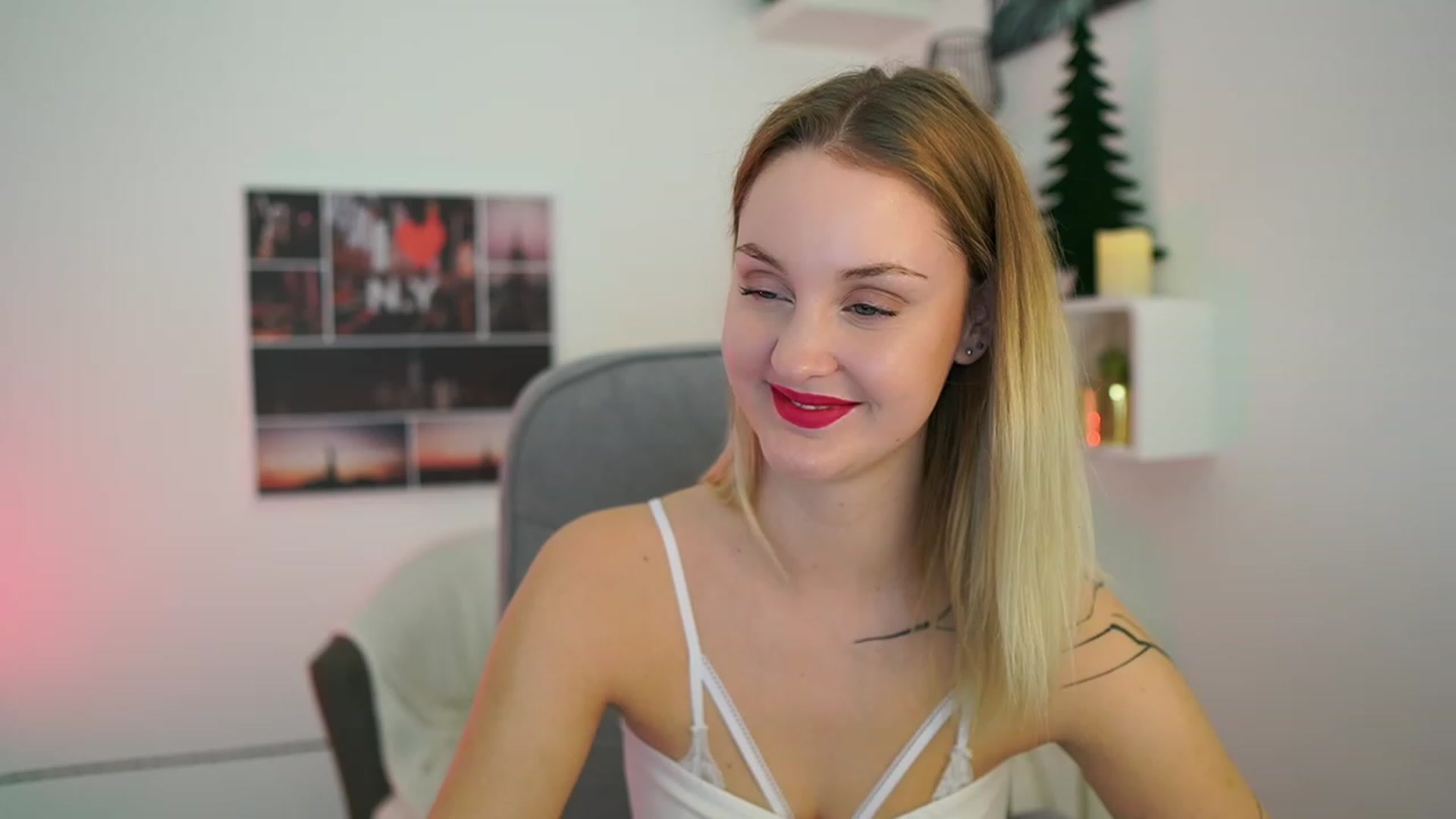 Gallery image thumbnail from NatalliaStarr's myfreecams stream on, 12/26/2023, 20:55 image 10 of 20