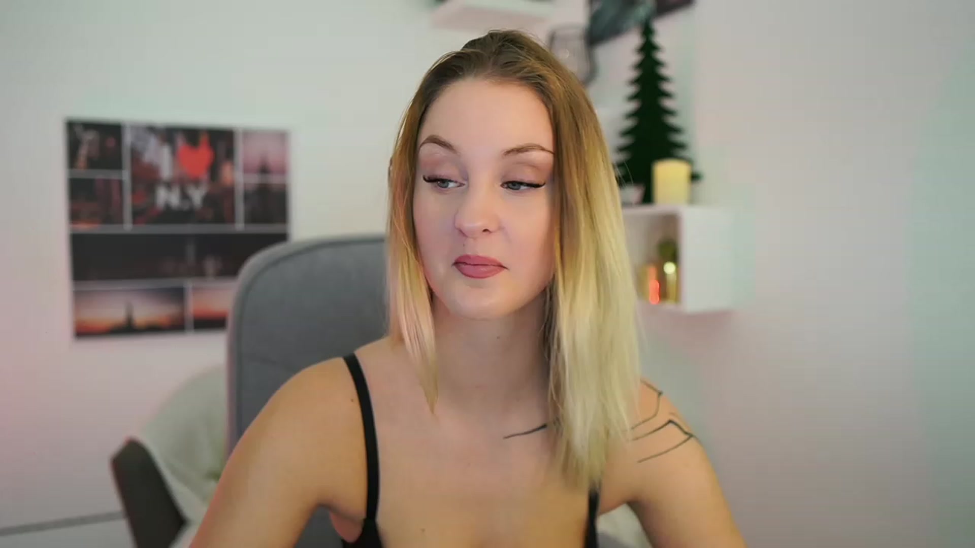 Gallery image thumbnail from NatalliaStarr's myfreecams stream on, 12/27/2023, 15:29 image 8 of 20