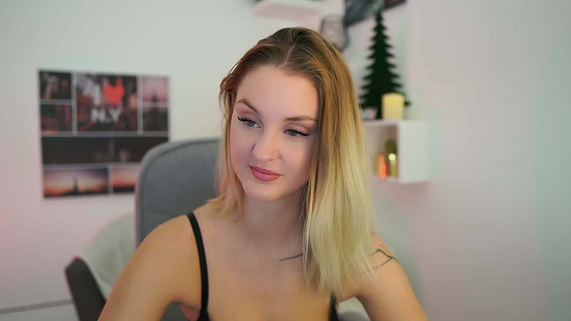 Gallery image thumbnail from NatalliaStarr's myfreecams stream on, 12/27/2023, 15:29 image 9 of 20