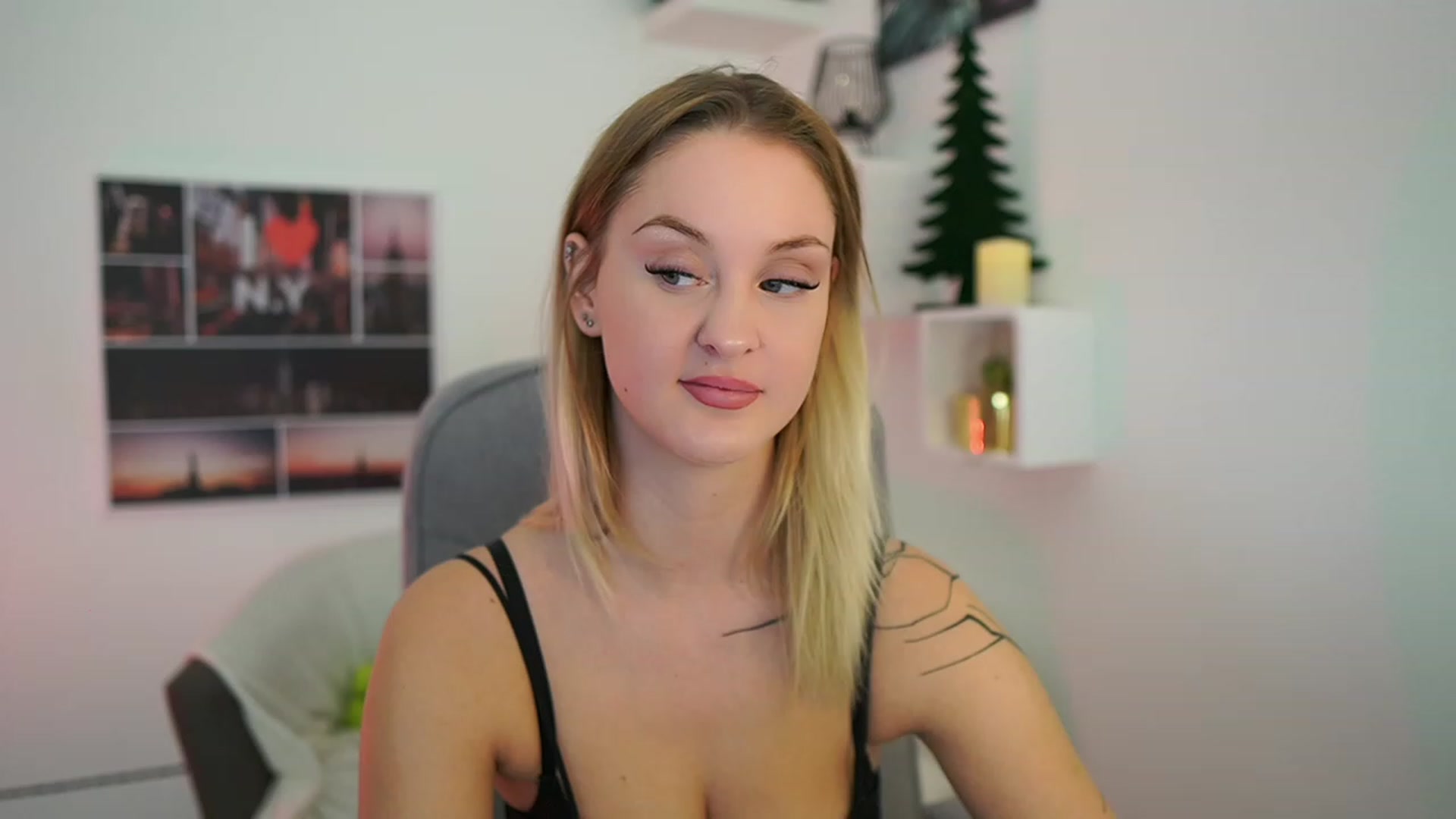 Gallery image thumbnail from NatalliaStarr's myfreecams stream on, 12/27/2023, 15:29 image 3 of 20