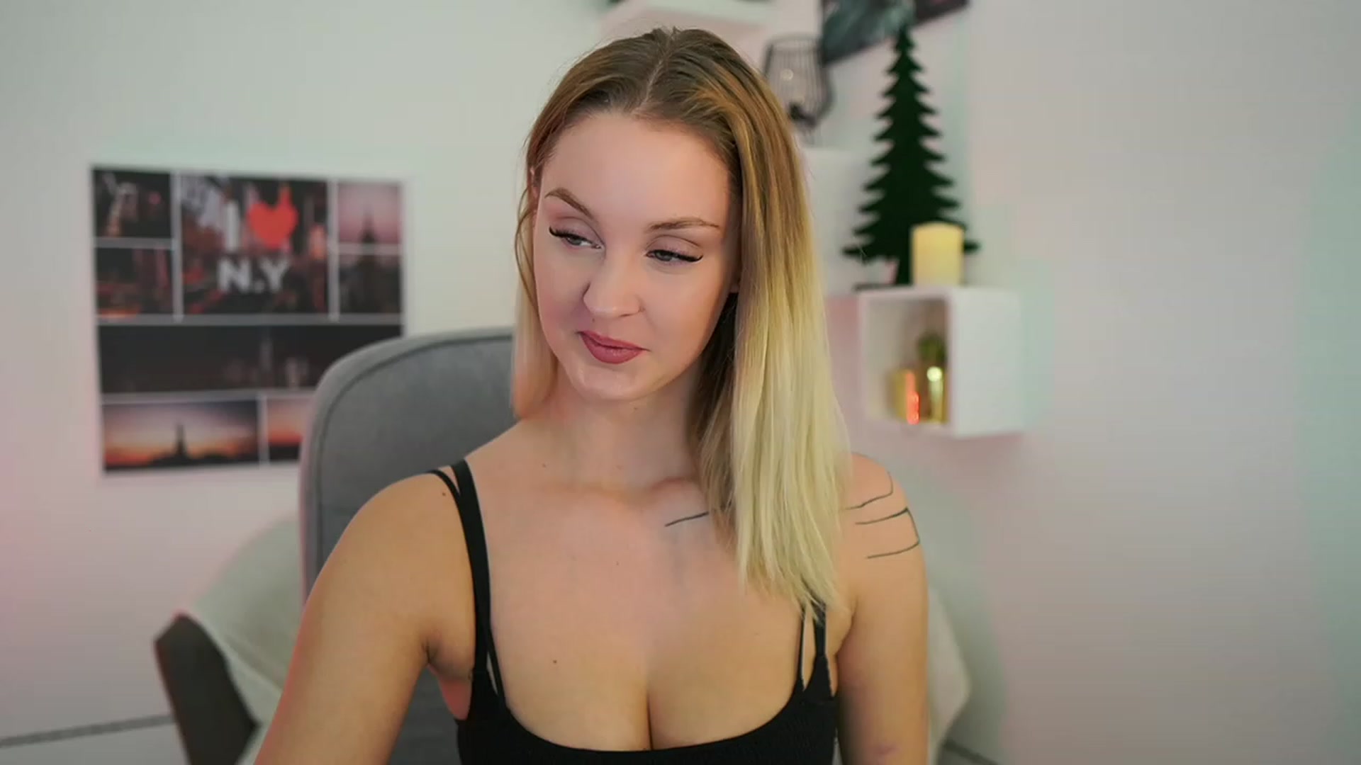 Gallery image thumbnail from NatalliaStarr's myfreecams stream on, 12/27/2023, 15:29 image 5 of 20