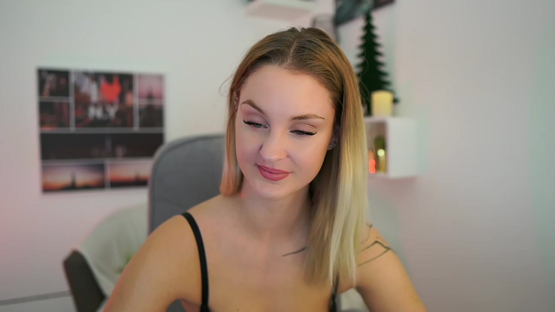 Gallery image thumbnail from NatalliaStarr's myfreecams stream on, 12/27/2023, 16:04 image 4 of 20