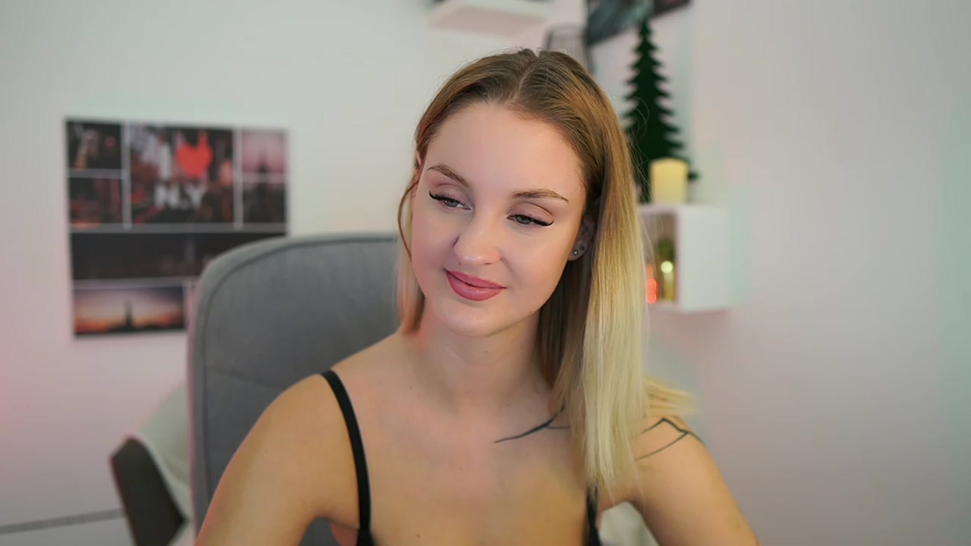 Gallery image thumbnail from NatalliaStarr's myfreecams stream on, 12/27/2023, 16:04 image 14 of 20