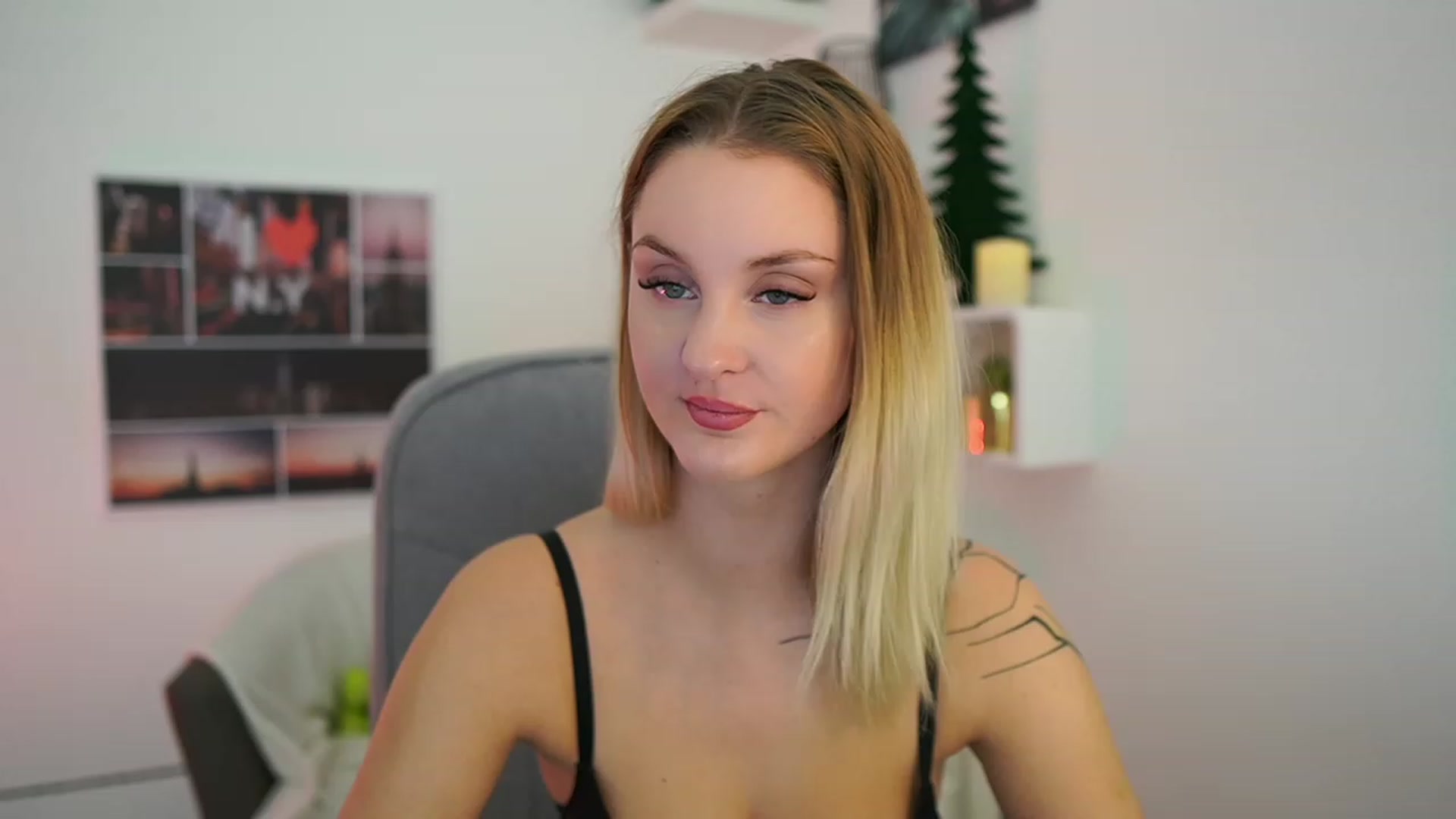 Gallery image thumbnail from NatalliaStarr's myfreecams stream on, 12/27/2023, 16:04 image 20 of 20