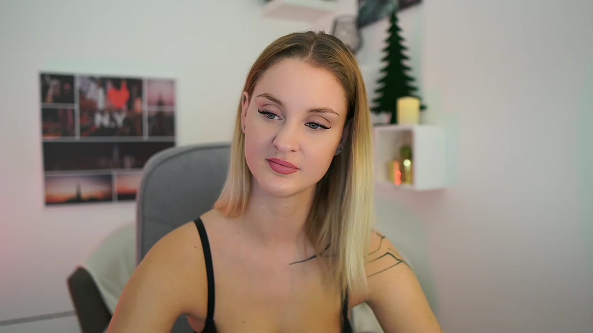Gallery image thumbnail from NatalliaStarr's myfreecams stream on, 12/27/2023, 17:49 image 8 of 20