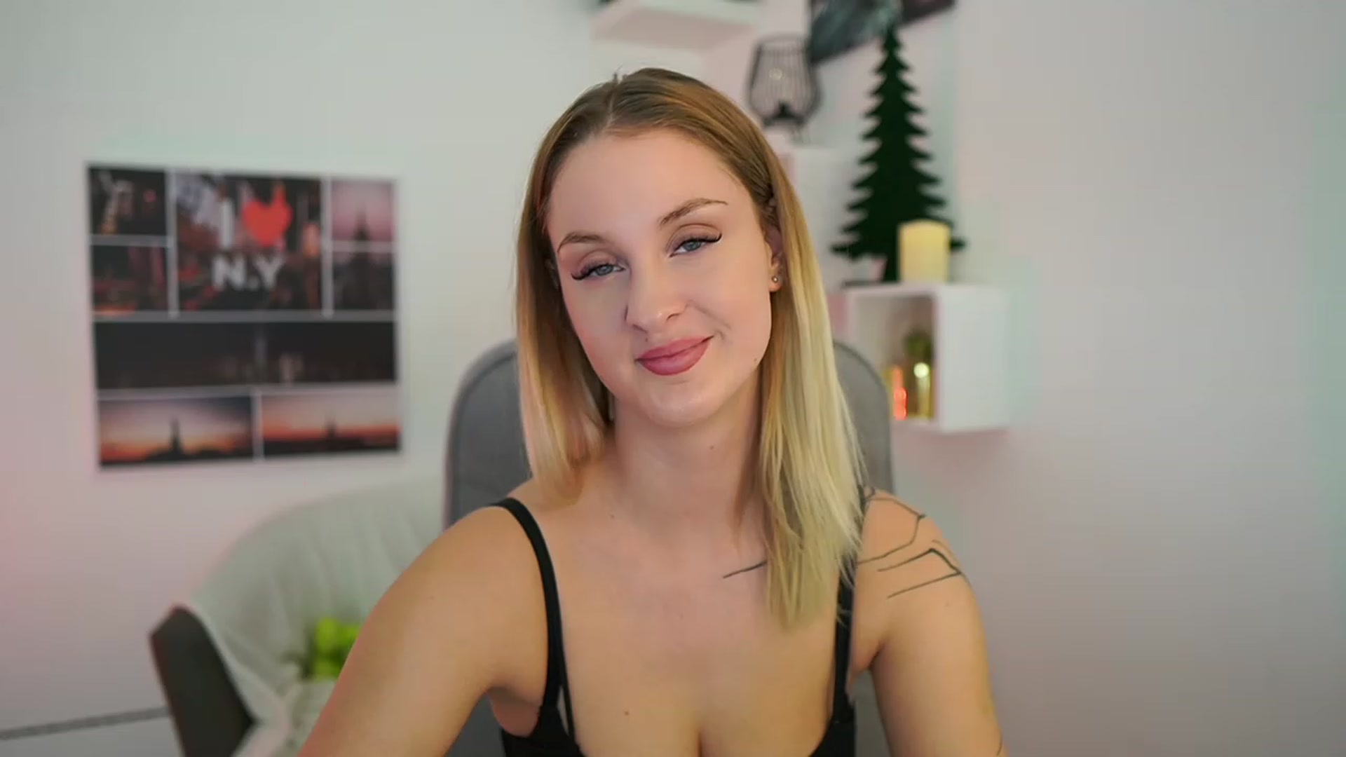 Gallery image thumbnail from NatalliaStarr's myfreecams stream on, 12/27/2023, 19:00 image 9 of 20