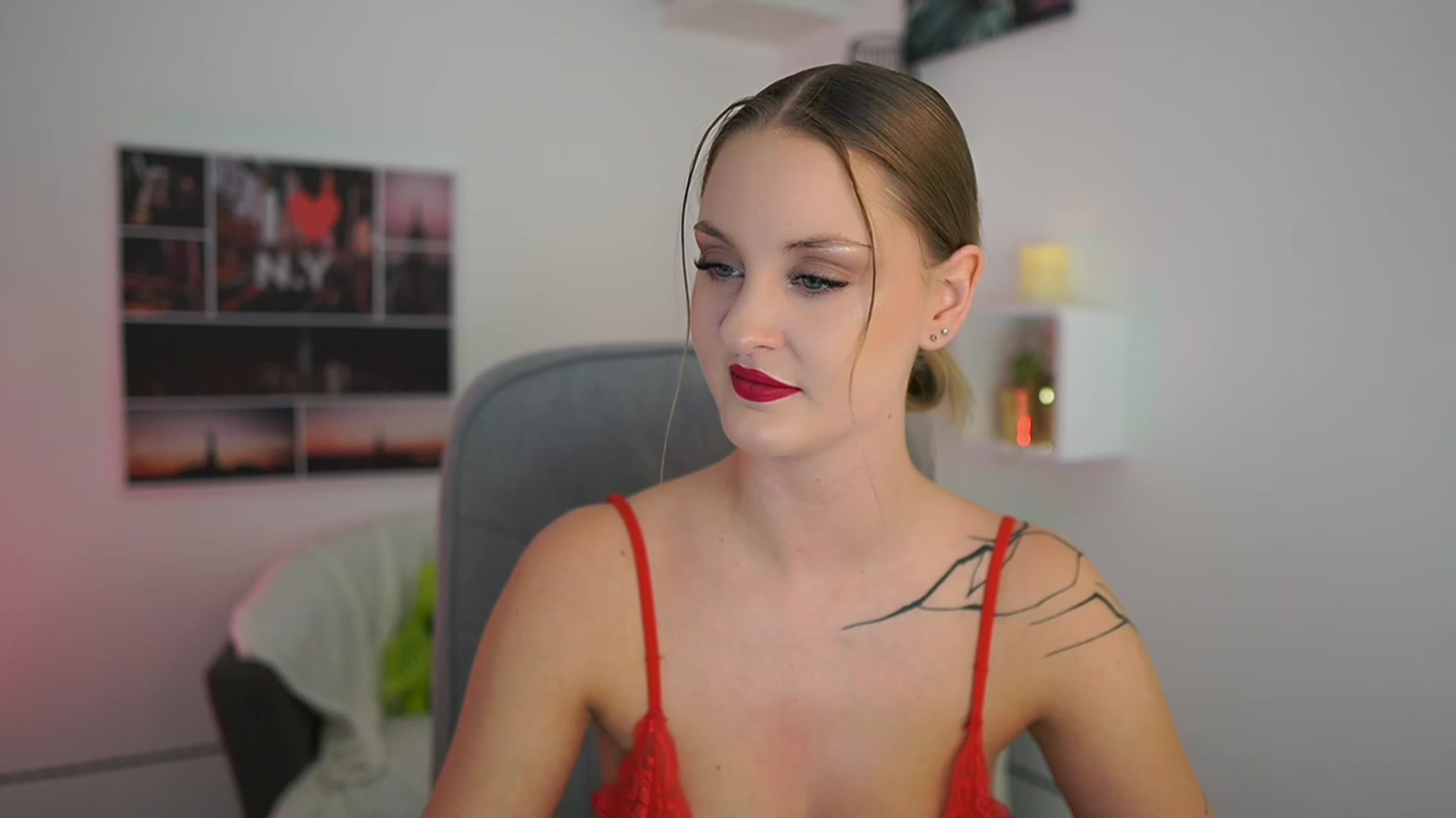 Gallery image thumbnail from NatalliaStarr's myfreecams stream on, 01/09/2024, 20:22 image 10 of 20