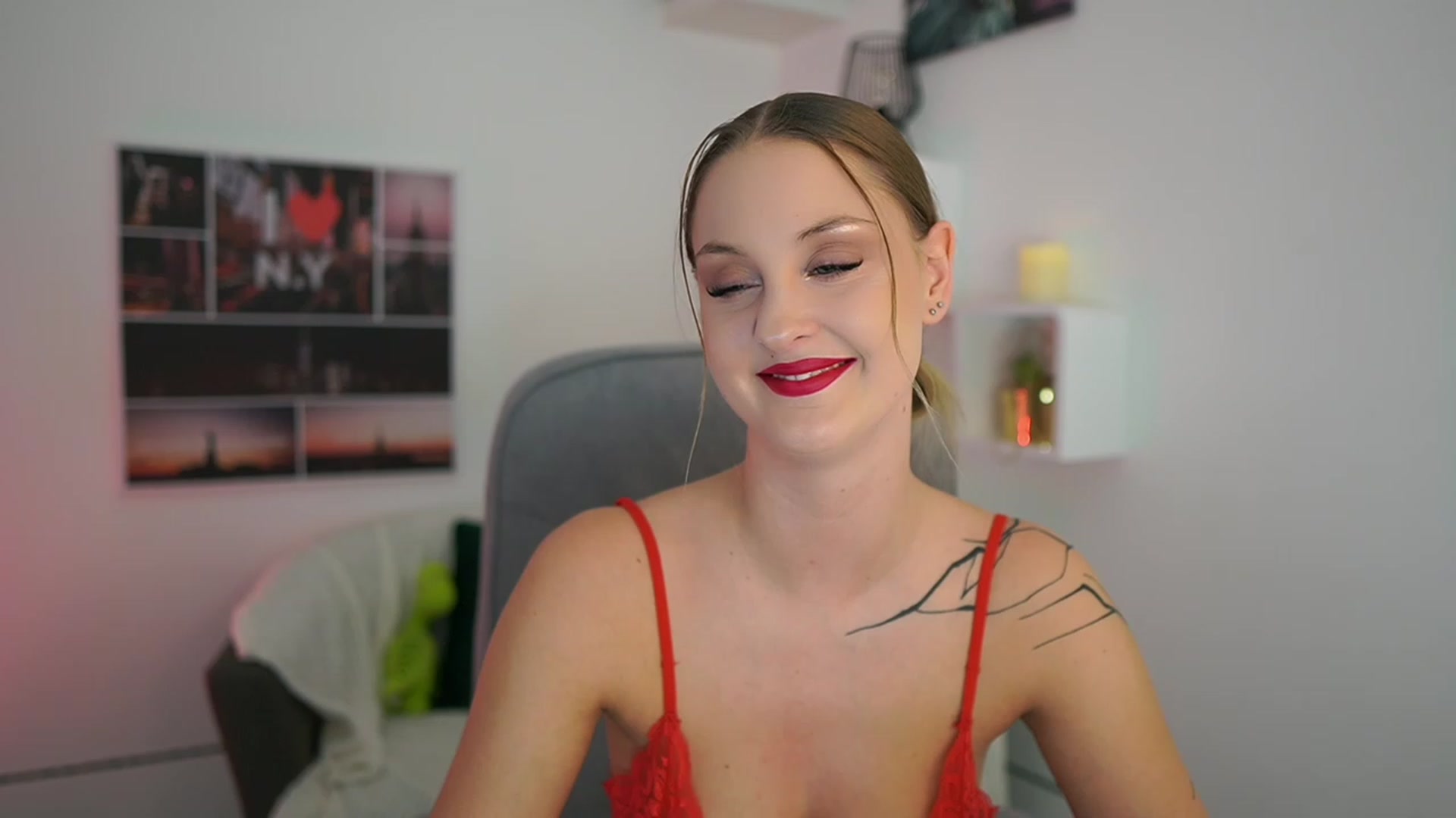 Gallery image thumbnail from NatalliaStarr's myfreecams stream on, 01/09/2024, 20:22 image 12 of 20